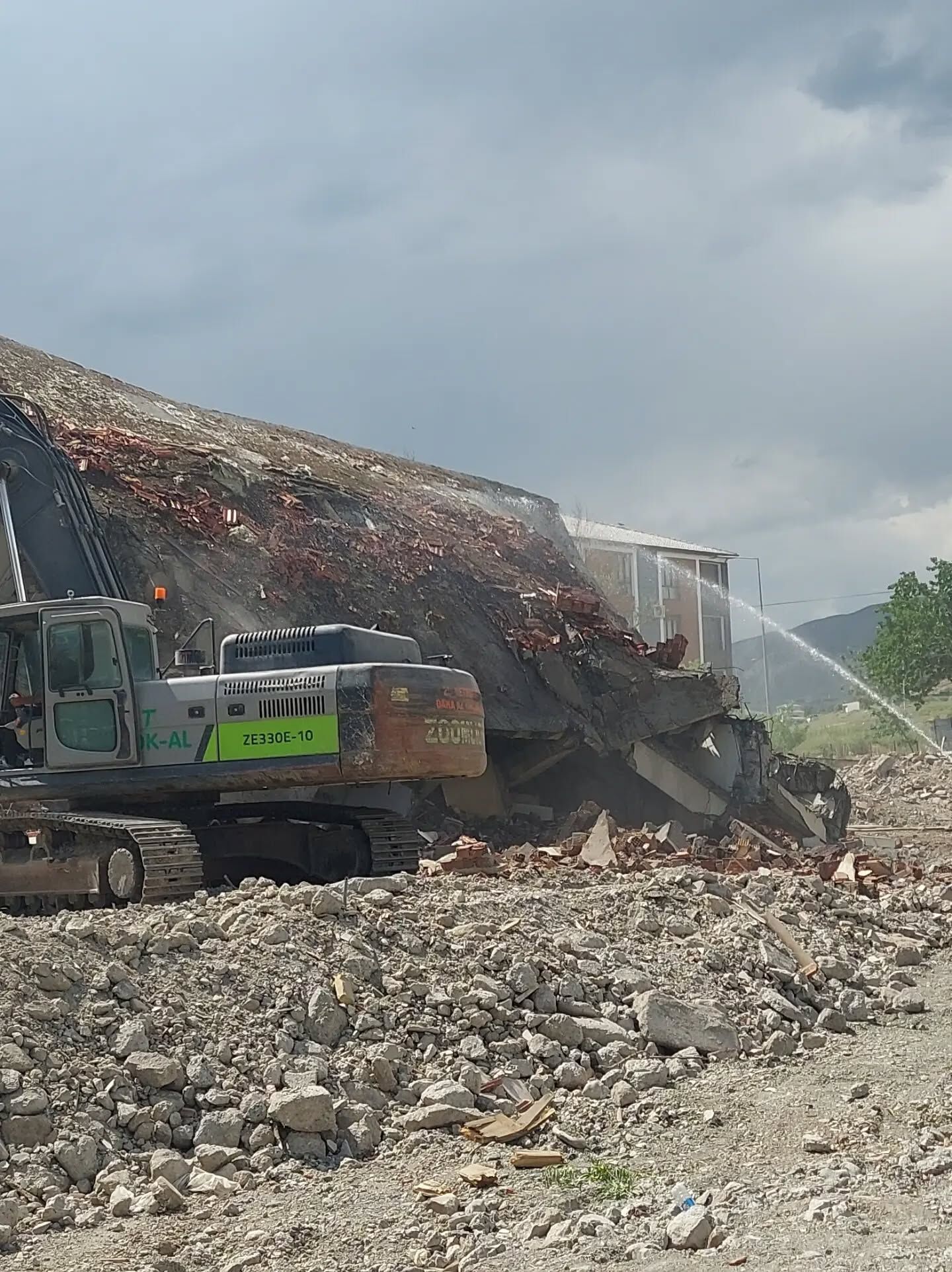 Erzincan Başbağlar’da Yıkım Çalışmaları Başladı