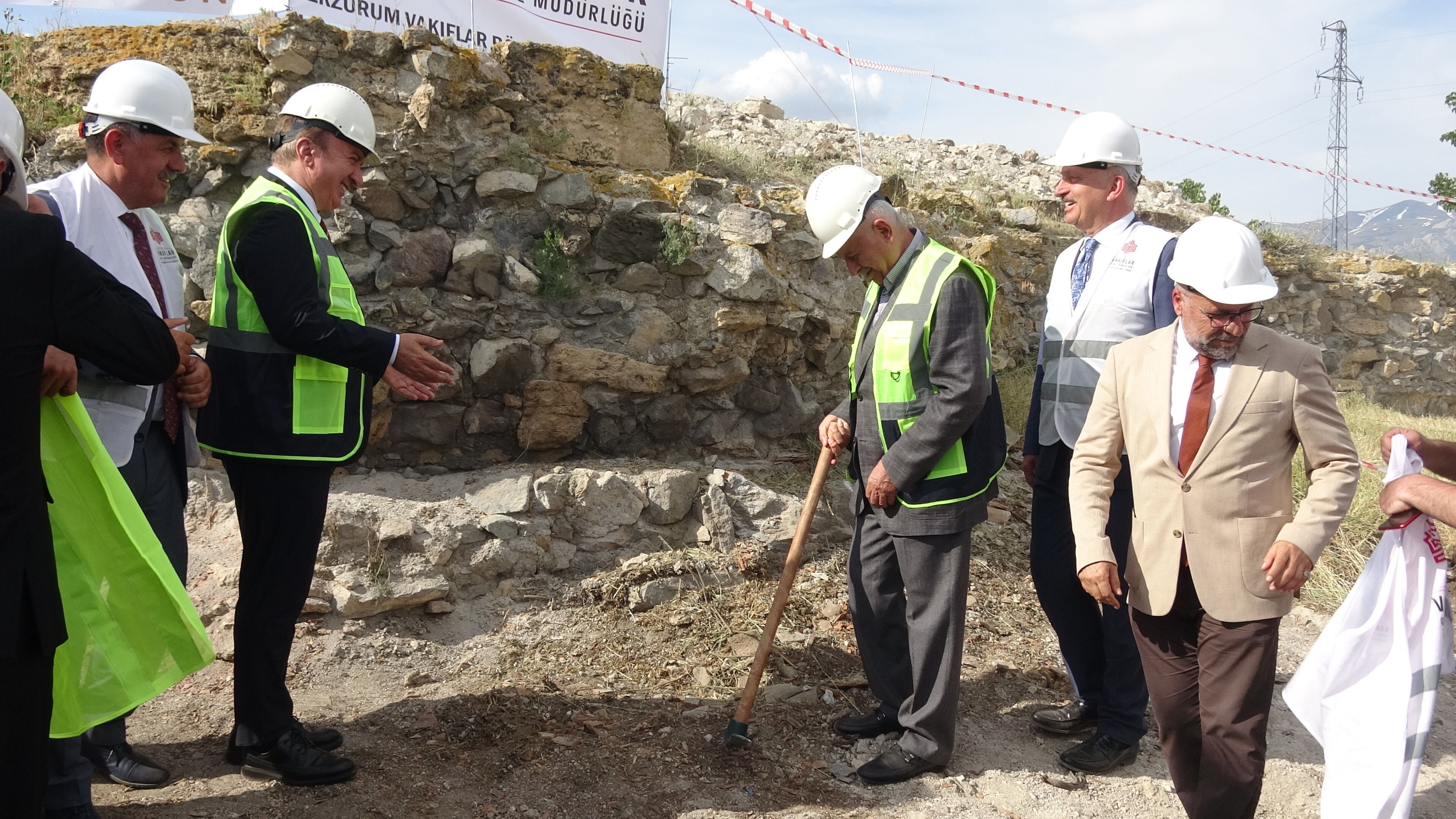 Erzincan’da Tarihi Gün Son Başbakan İlk Kazmayı Vurdu, Dev Proje Resmen Başladı!M