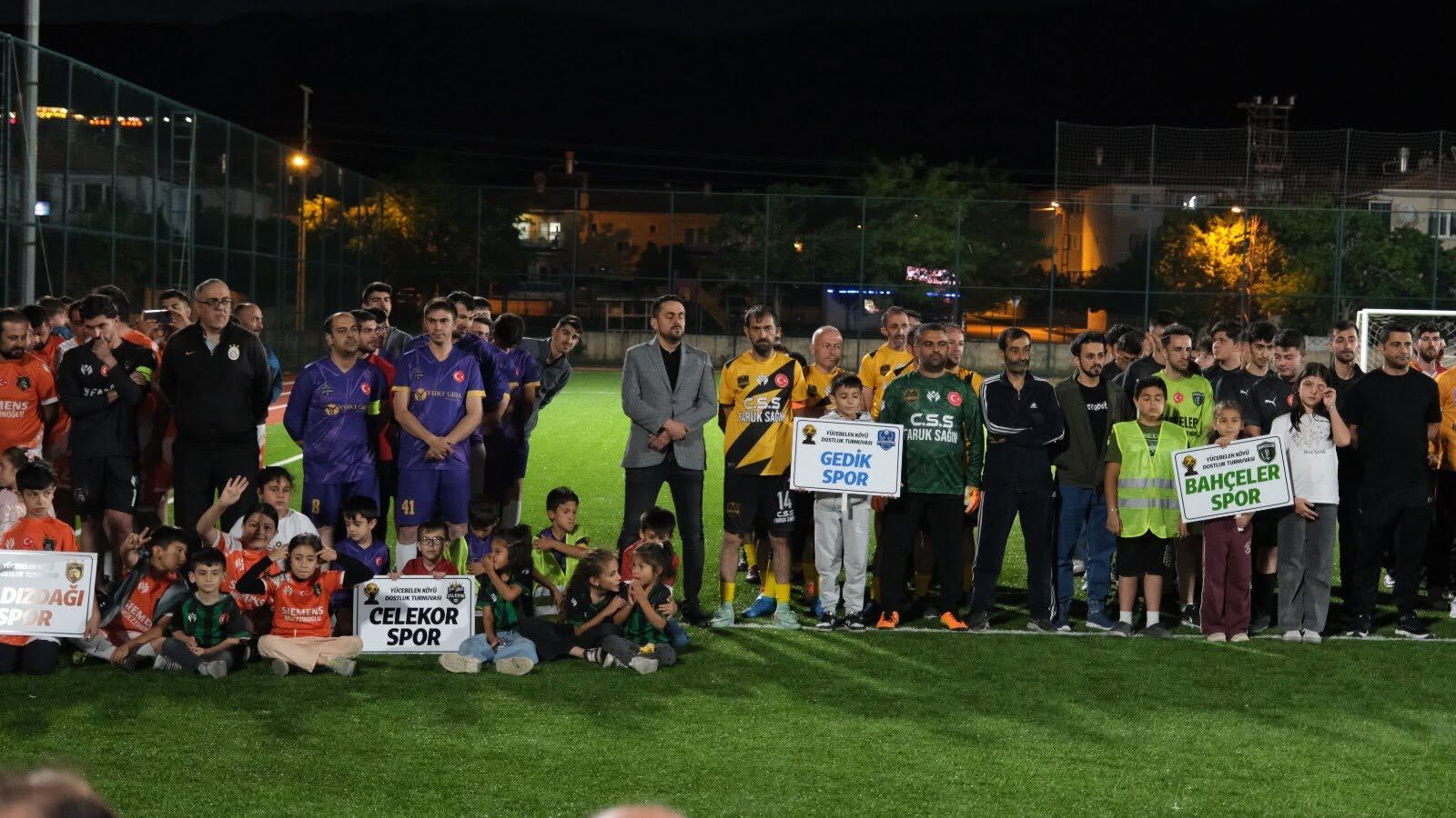 Erzincan'da Turnuva Başladı Sahada Rekabet, Tribünde Kardeşlik (2)