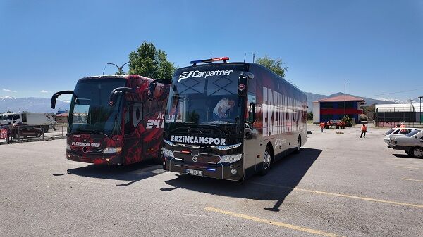 Şampiyonluk Mesajı Yeni Otobüsle Geldi! Erzincanspor'dan Dualarla Yeni Sezon Startı4