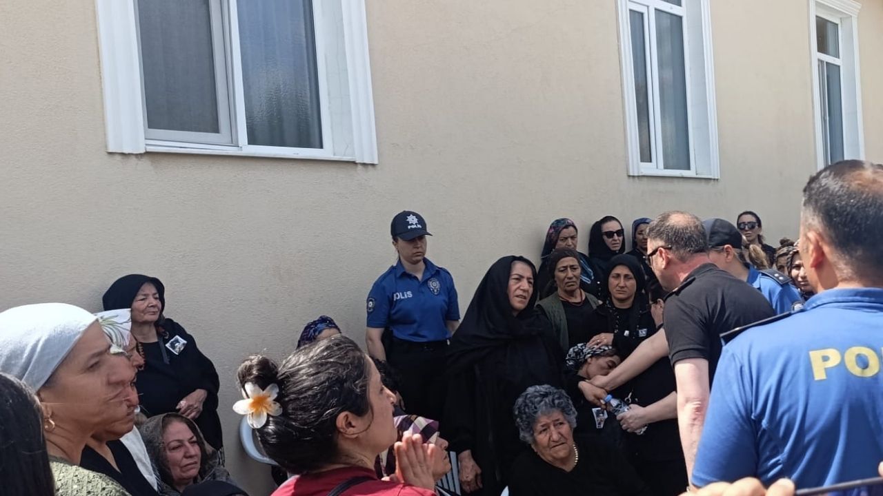 Şehit Polis Memuru Deniz Berkay Gürakar Son Yolculuğuna Uğurlandı 11