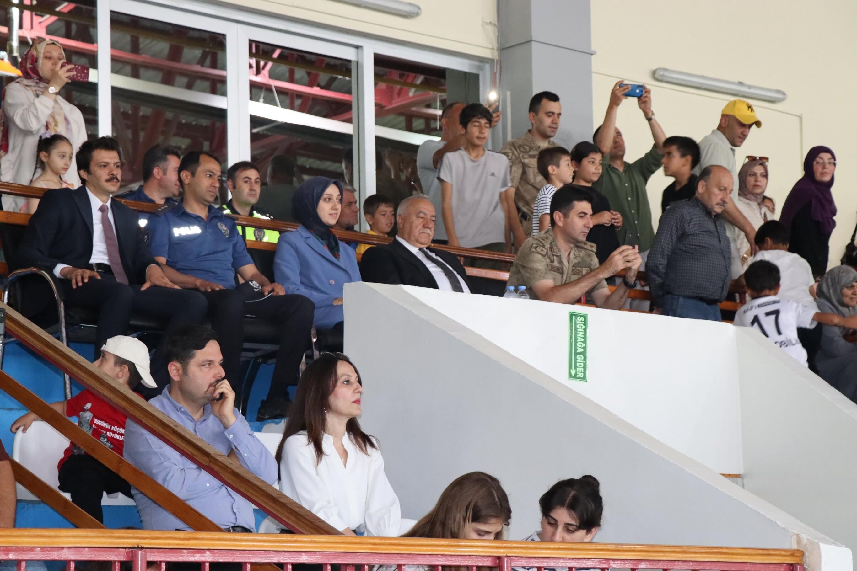 Tercan’da Miniklerden Yıl Sonu Şöleni (1)