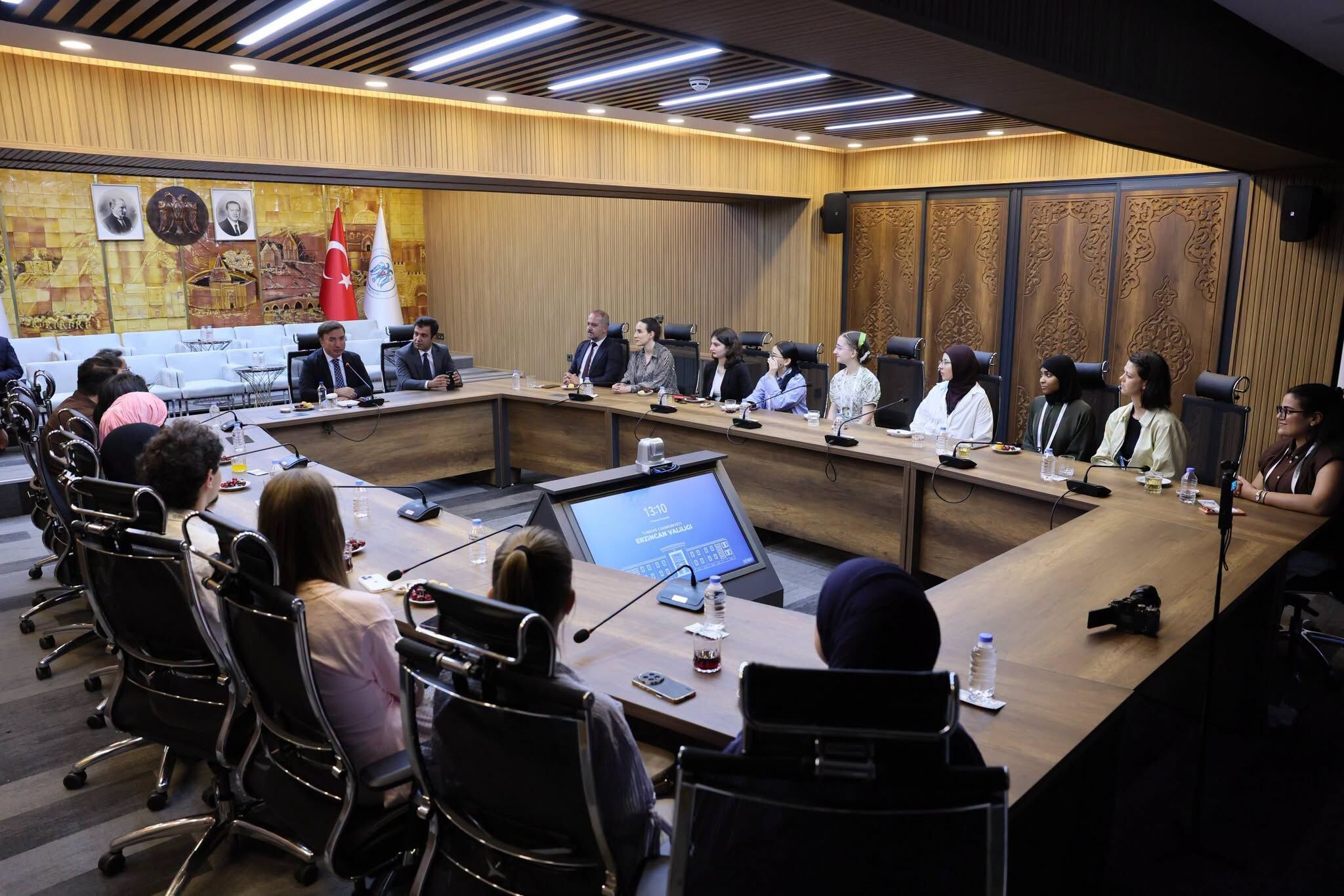 13 Ülkeeden Errzincana Geldiler (1)