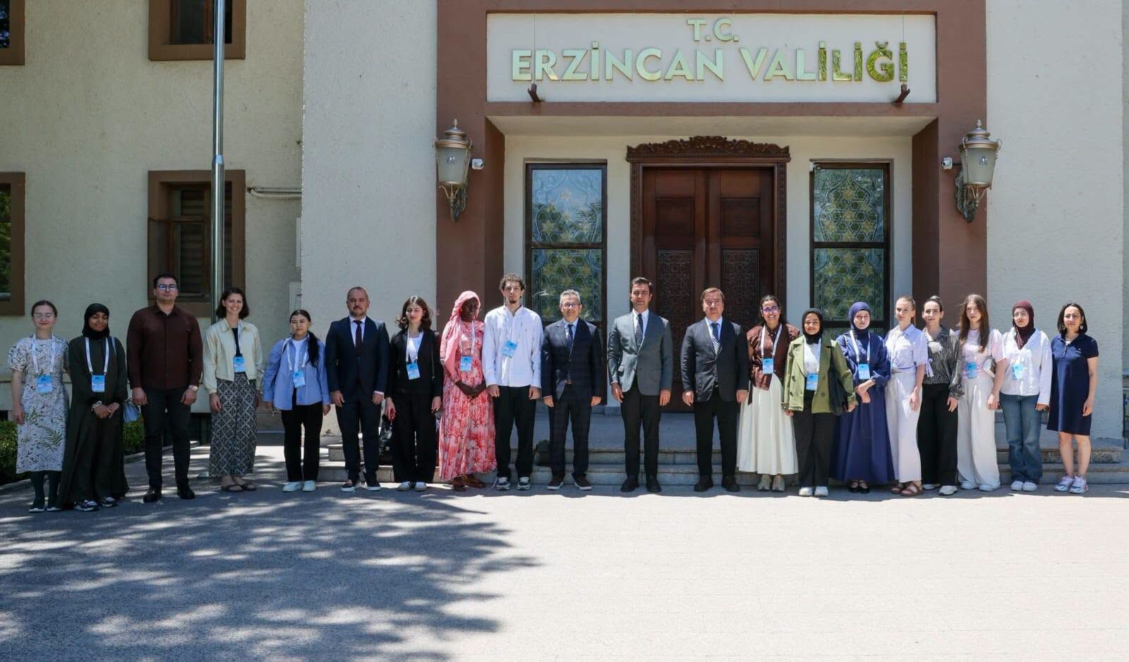 13 Ülkeeden Errzincana Geldiler (4)