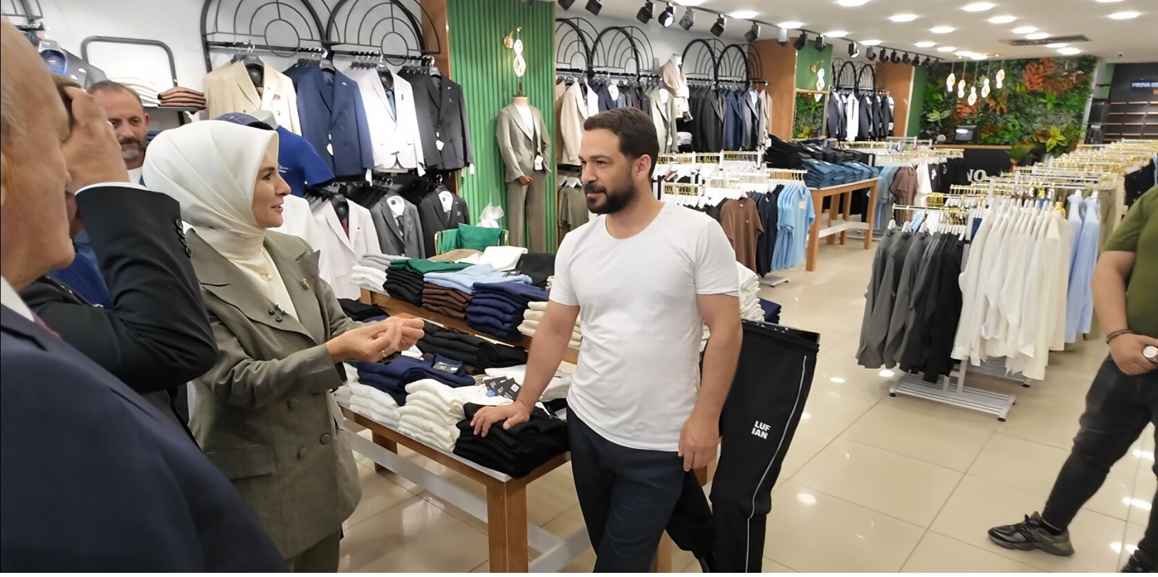 Bakan Göktaş'tan Erzincan Çıkarması Esnafı Gezdi, Işkının Tadına Baktı