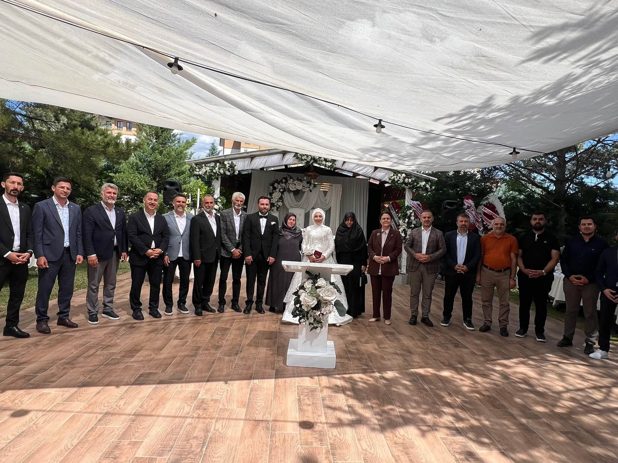 Derya Yanık Erzincanda