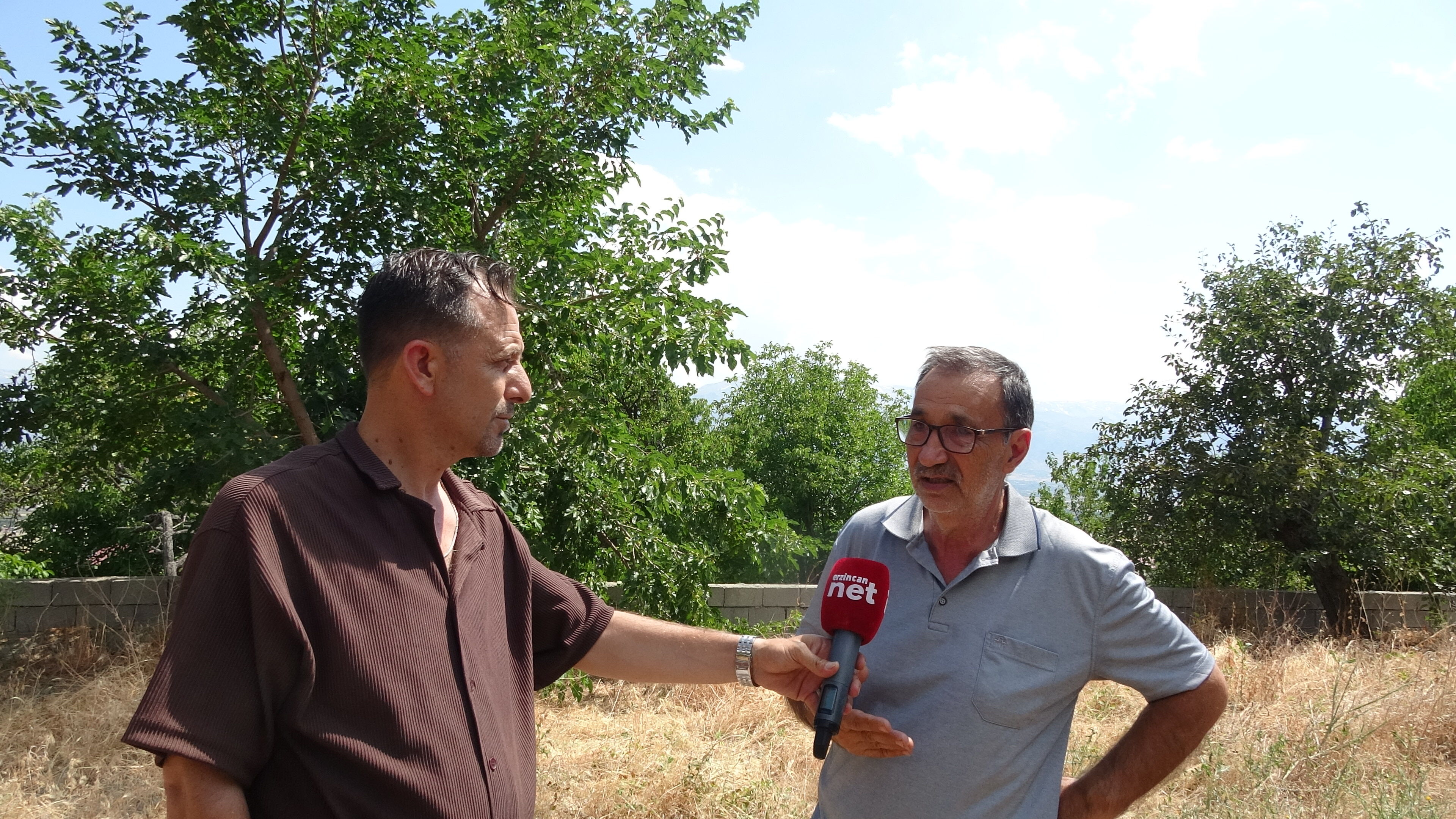 Erzincan Başpınar Mahallesi'nde Ayı Tehlikesi Ya Biz Bu Köyü Terk Edeceğiz Ya Da Bu Sorun Bitecek!3