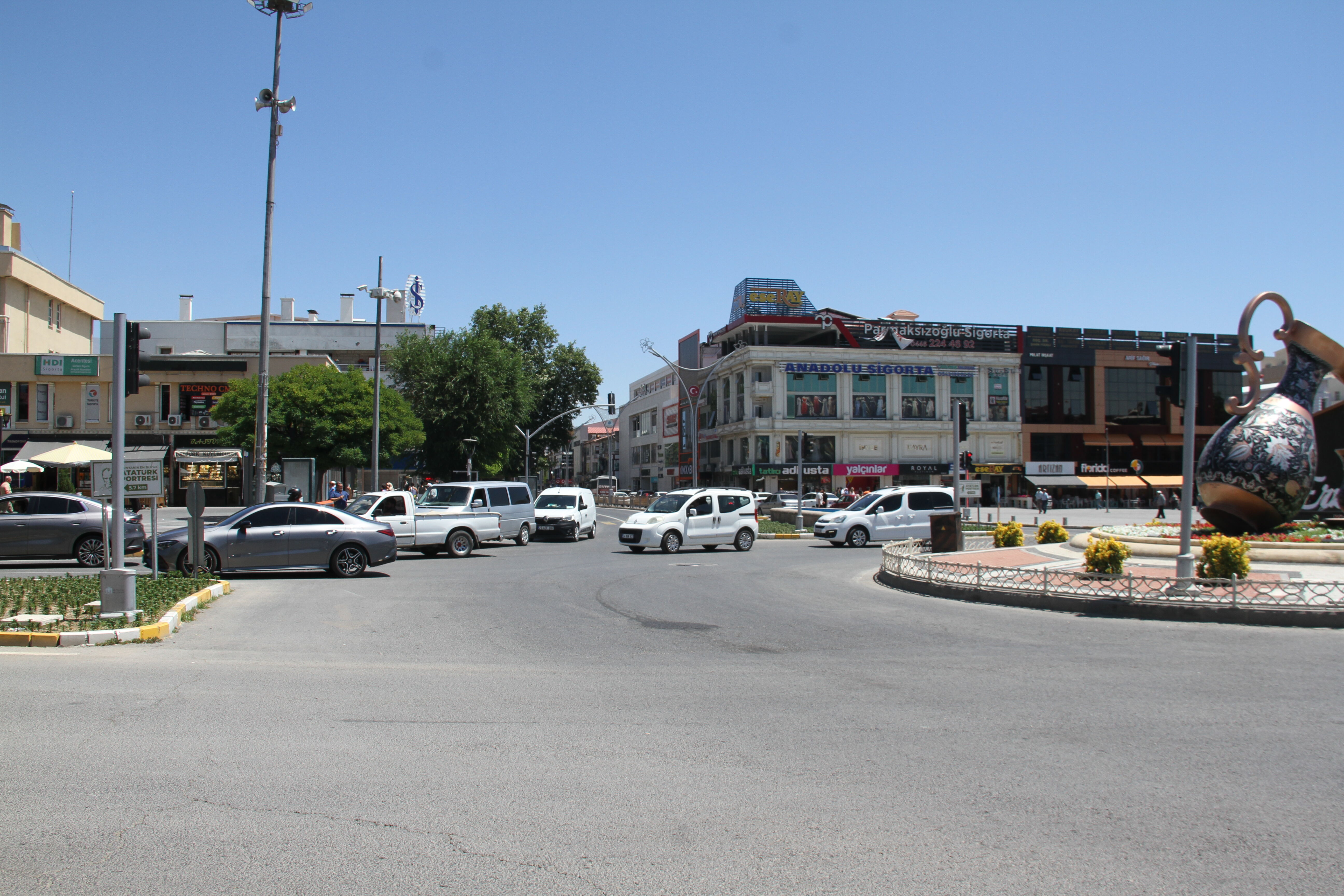 Erzincan Kavruluyor! Akşam Saatlerinde Bile Termometre 37 Dereceyi Gösterecek2