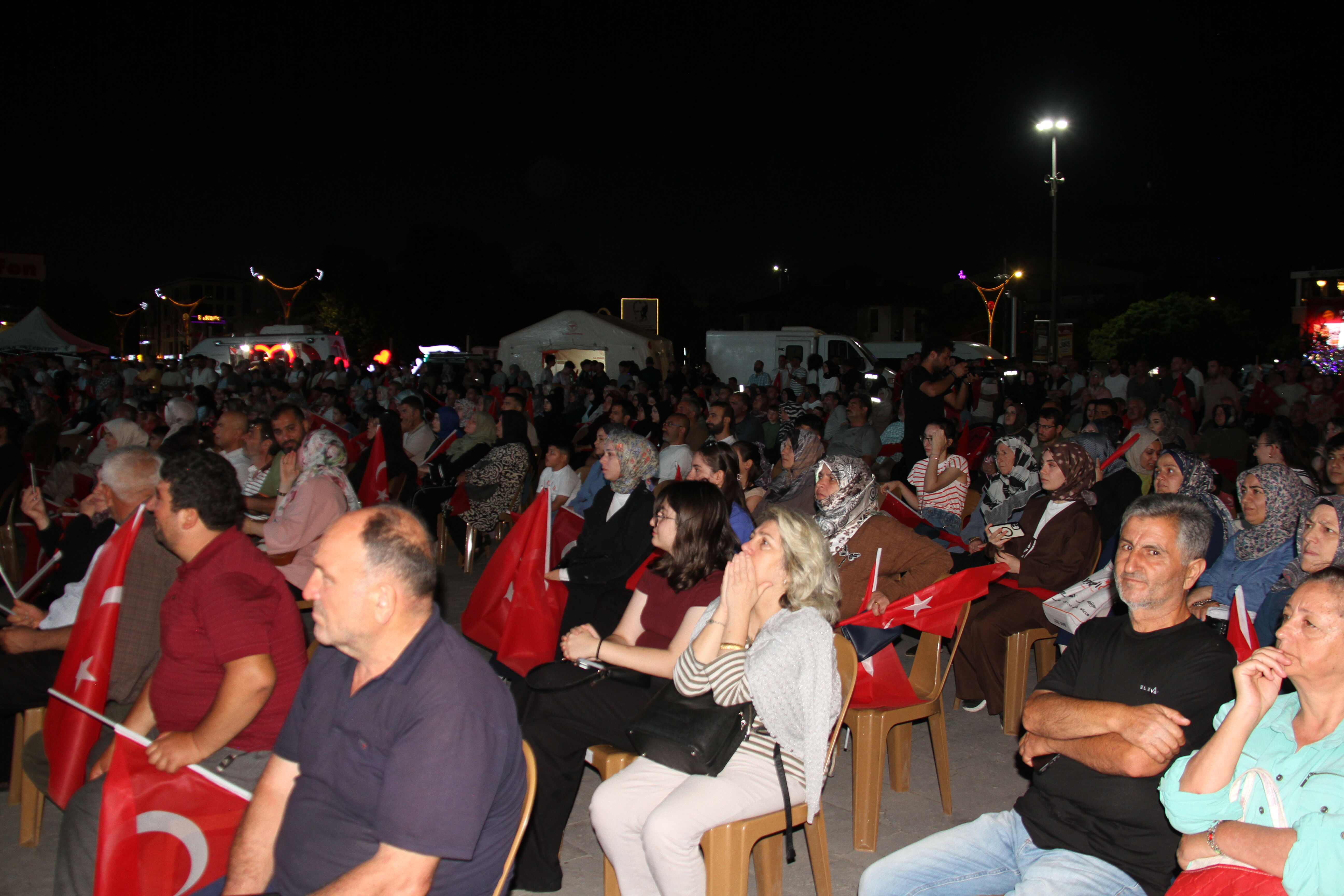 Erzincan'da 15 Temmuz Ruhu Yeniden Canlandı Meydanlar Tek Yürek Oldu4