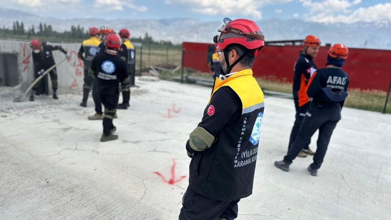 Erzincan’da 27 Kişilik Arama Kurtarma Ekibi 1