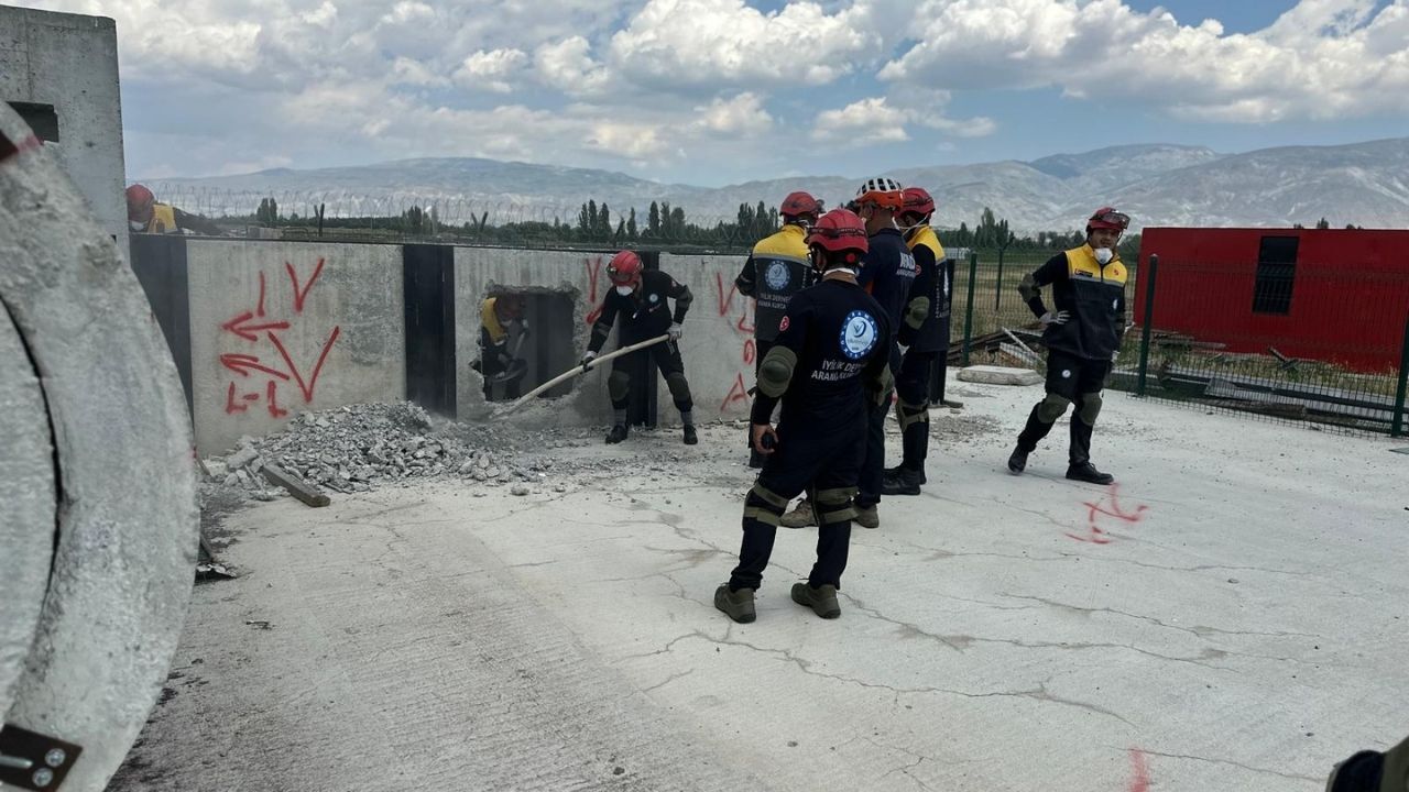 Erzincan’da 27 Kişilik Arama Kurtarma Ekibi