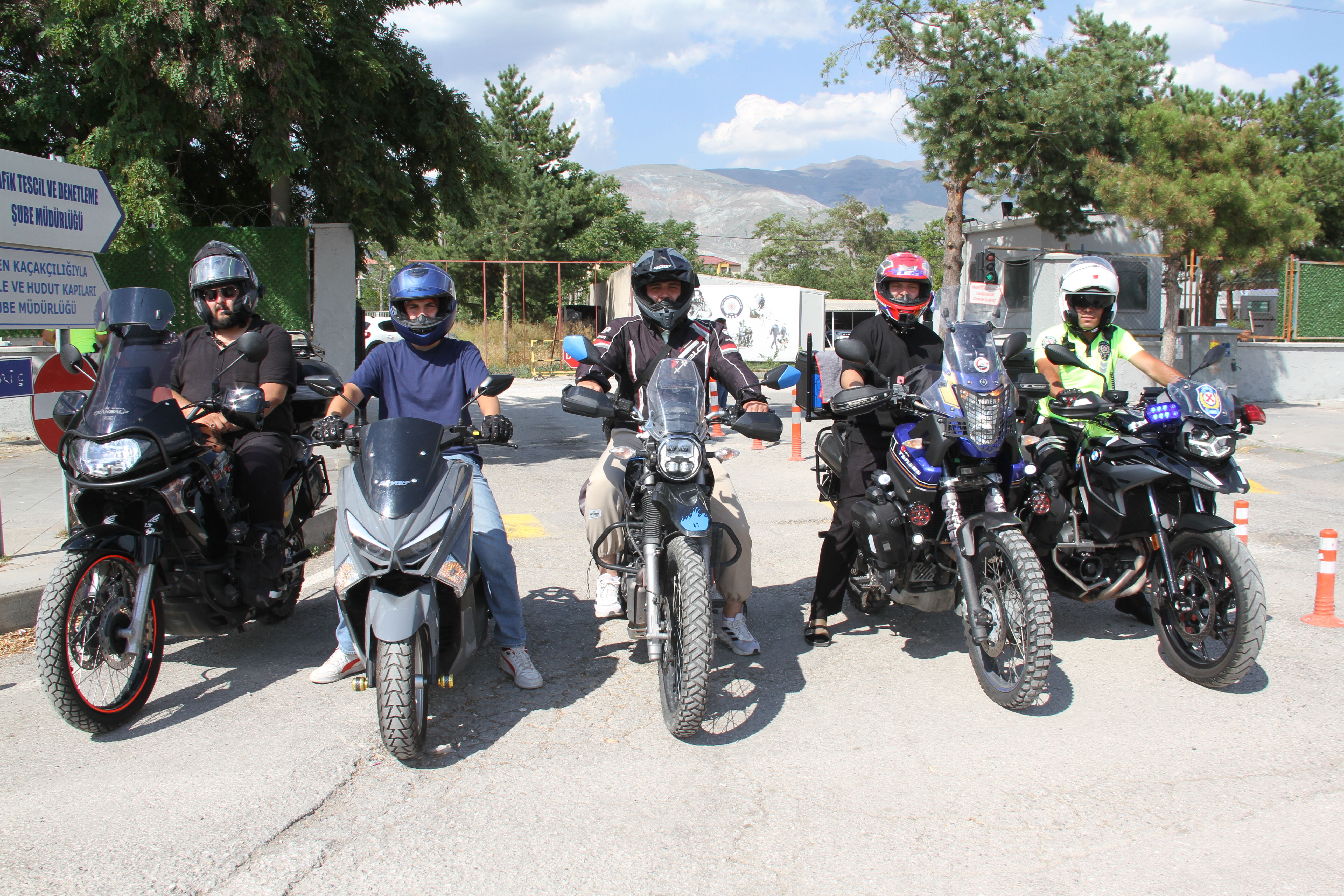 Erzincan'da Motosiklet Sürücülerine Kritik Uyarı Kurallara Uymayanları Ağır Para Cezaları Bekliyor1