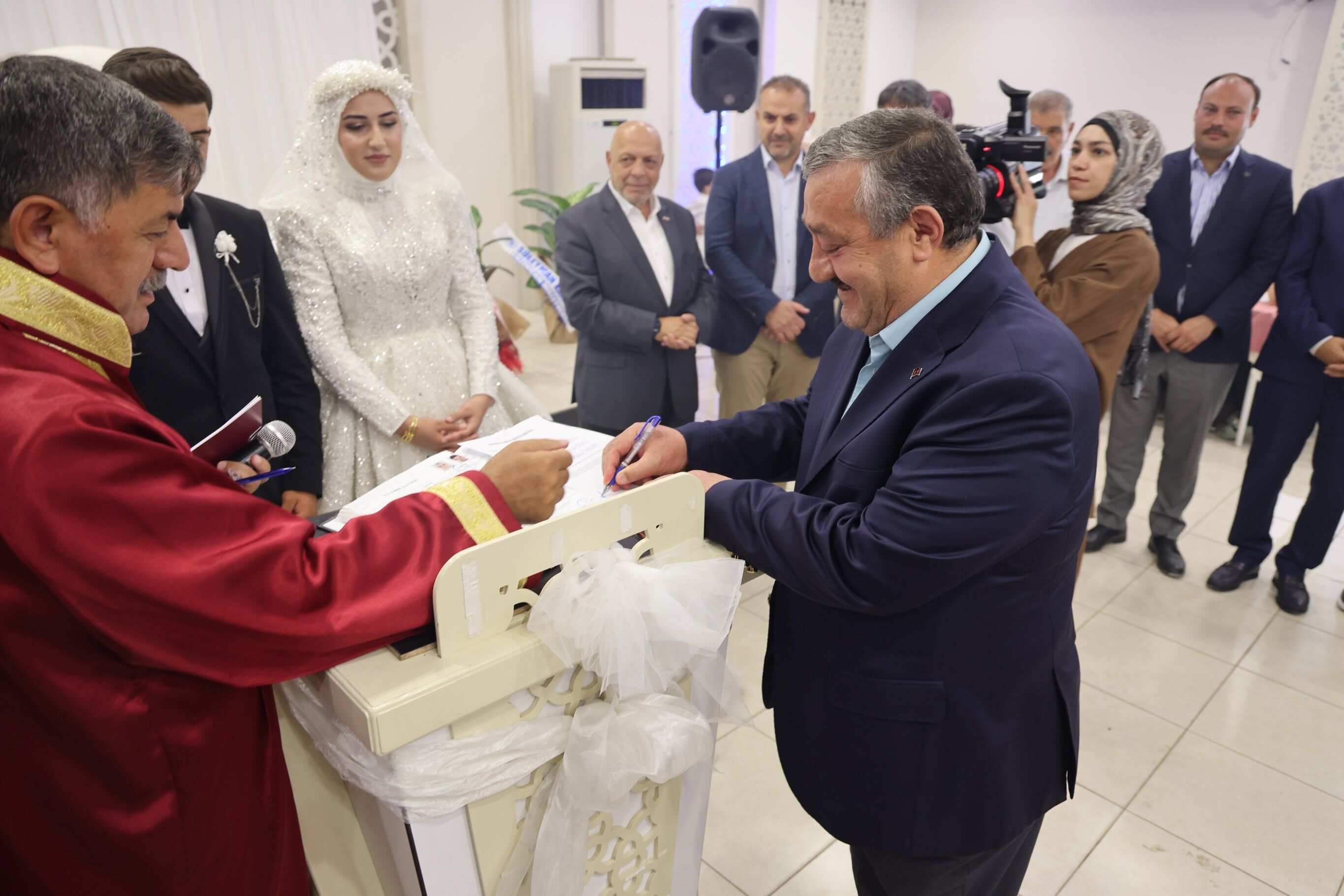 Erzincandaki Düğüne Ünlü Simalar Katıldı (1)