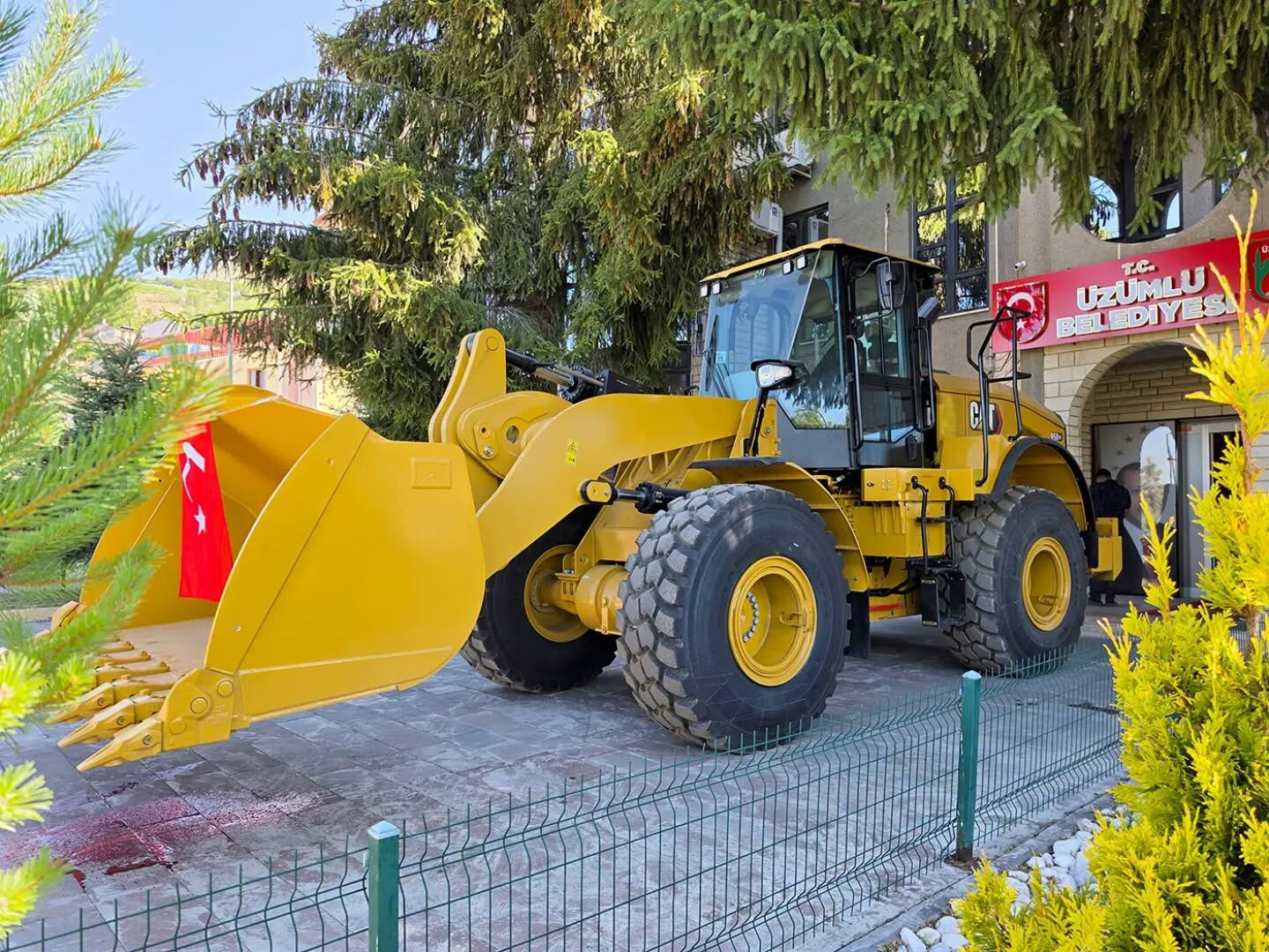 Erzincan'ın İlçesine Cat 950 Gc Lastikli Yükleyici.. (2)