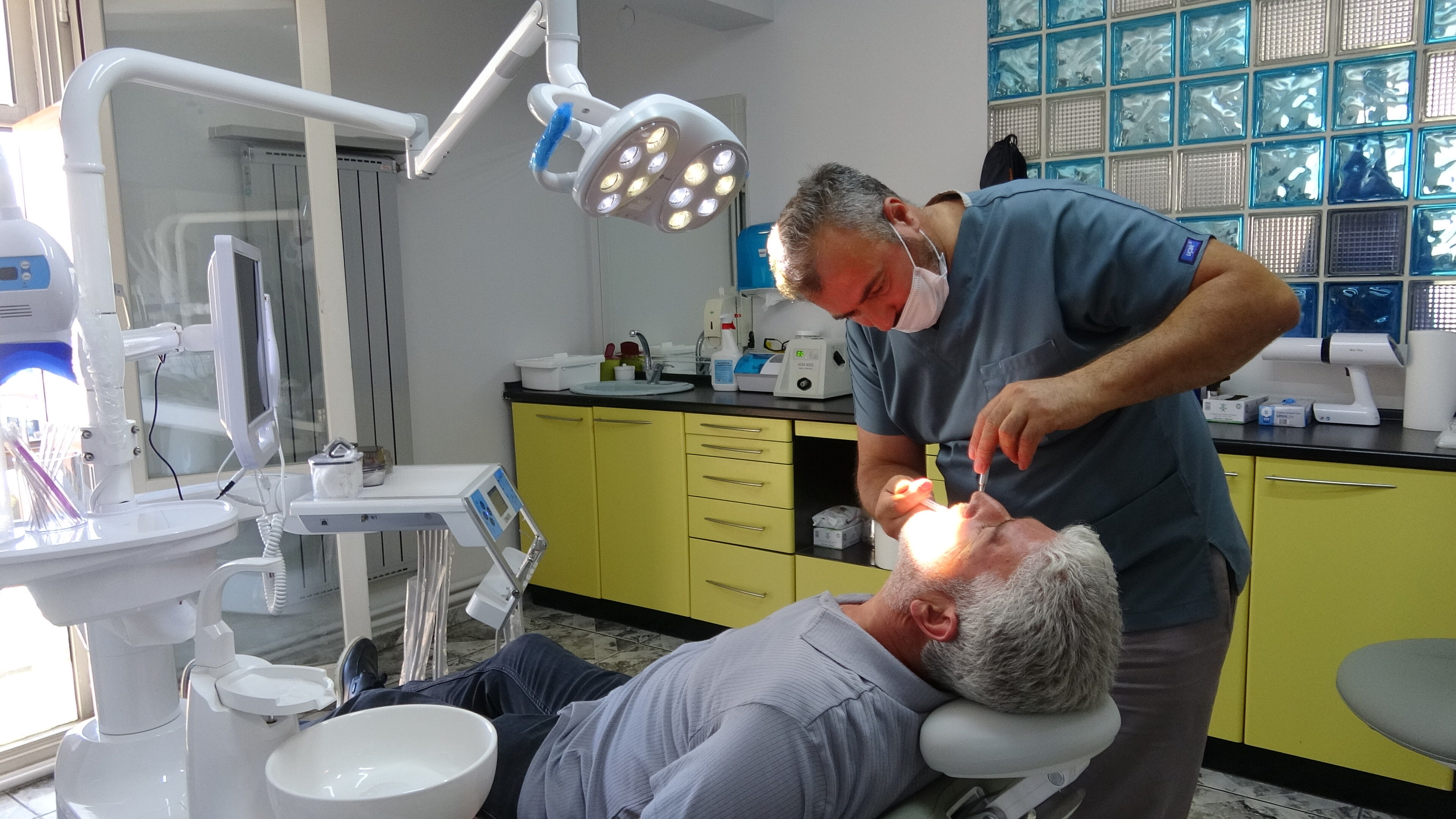 İmplant Düşünenler Dikkat! Uzman İsim Tüm Merak Edilenleri Anlattı-1