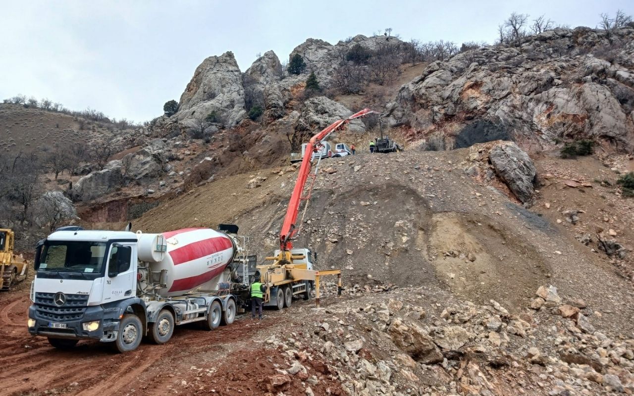 Kemaliye Dutluca Yolu Karayolu Çalışması 1