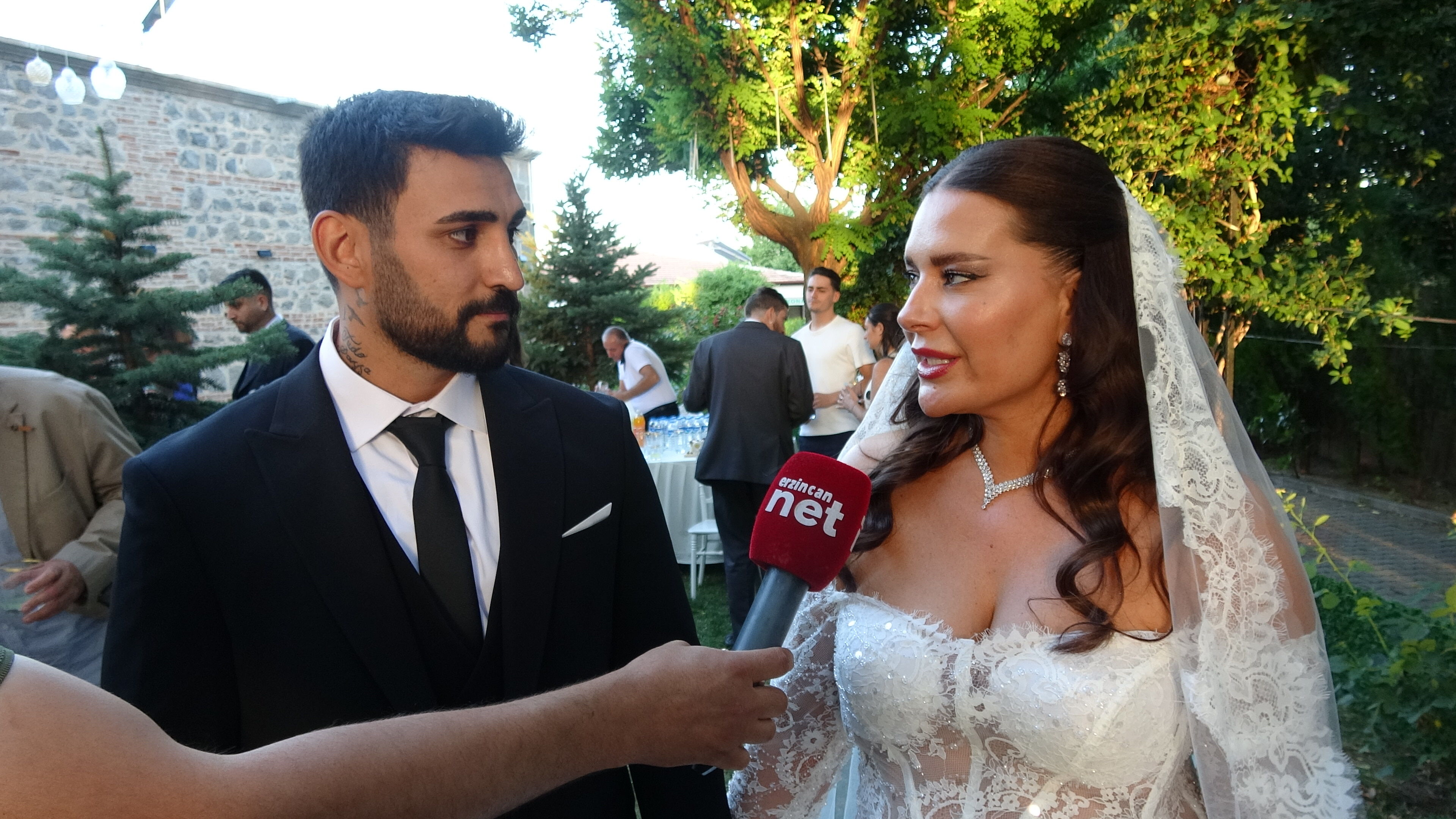 Paris'ten Erzincan'a Uzanan Aşk! Farklı Kültürler Aynı Halayda Buluştu3-2