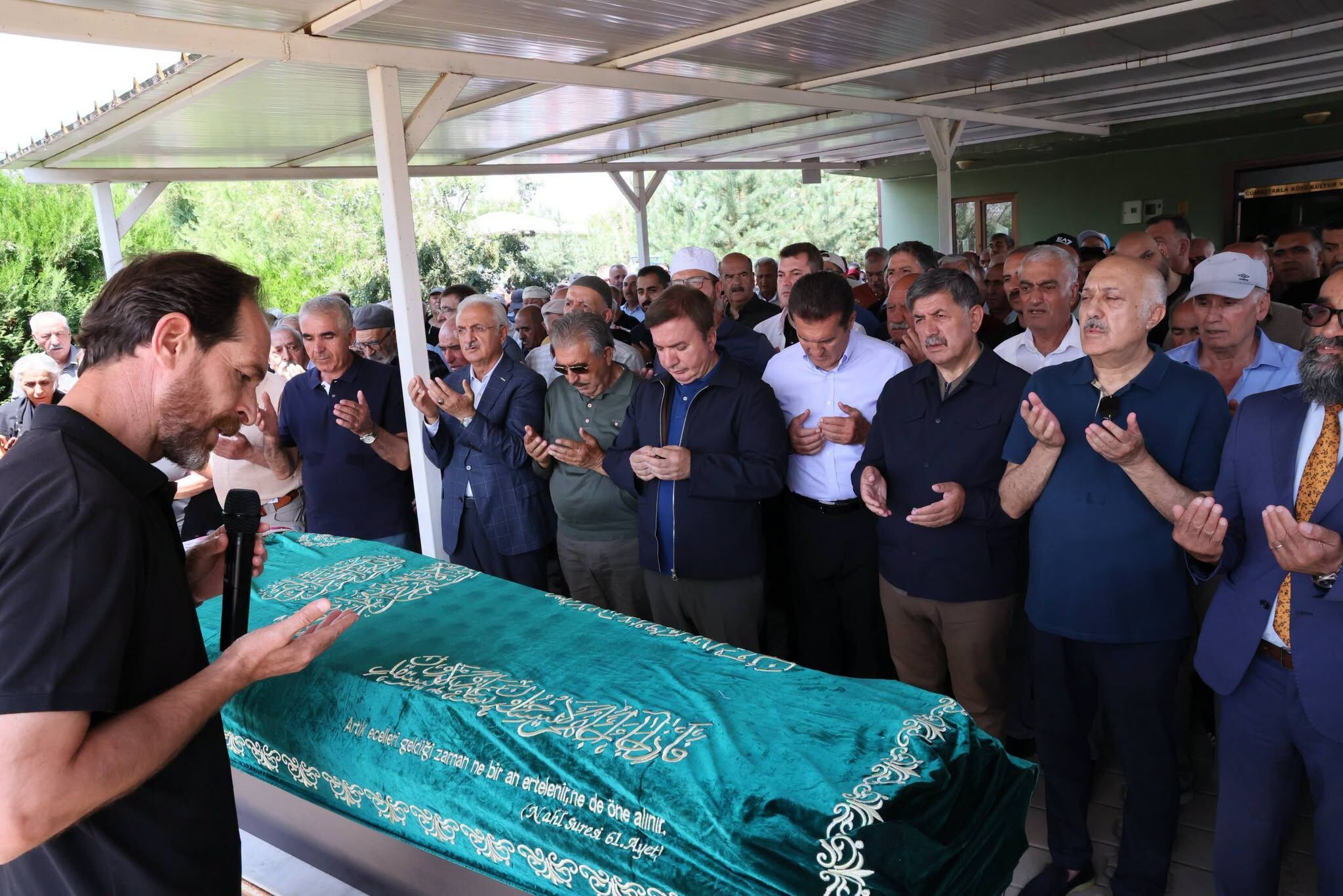 Altun Yergün Cenaze2