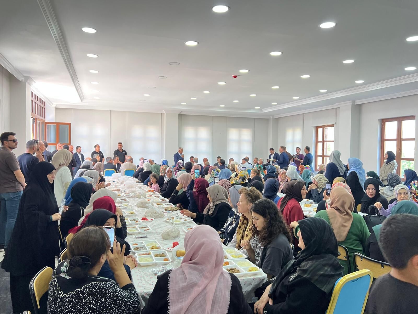 Baba Ocağında Vefa Buluşması Binali Yıldırım Erzincan'da Dualar Ve Gönül Sofrasında Hemşehrileriyle Bir Araya Geldi4