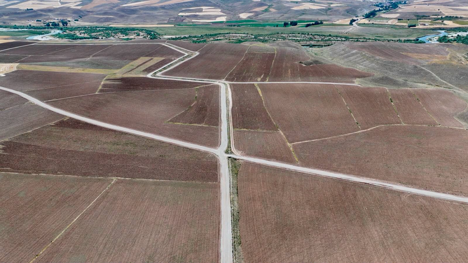 Dsi̇ Heyeti Erzincan'da Arazi Toplulaştırma Sahasında (3)