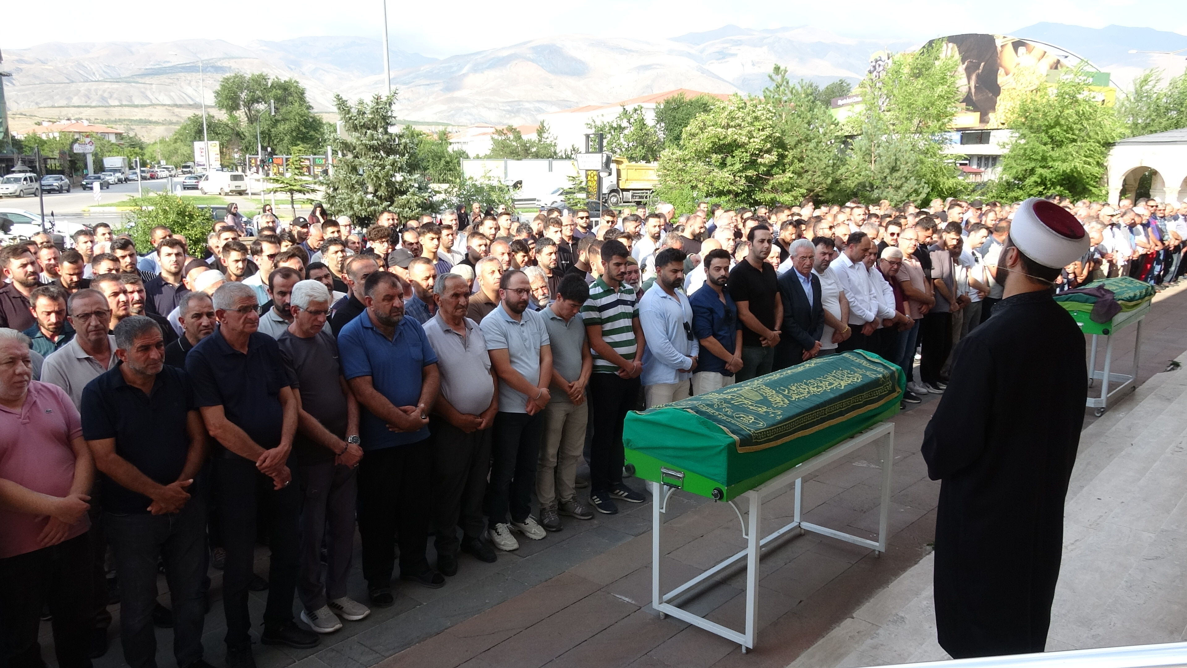 Erzincan’da Ölü Bulunmuştu Bugün Toprağa Verildi