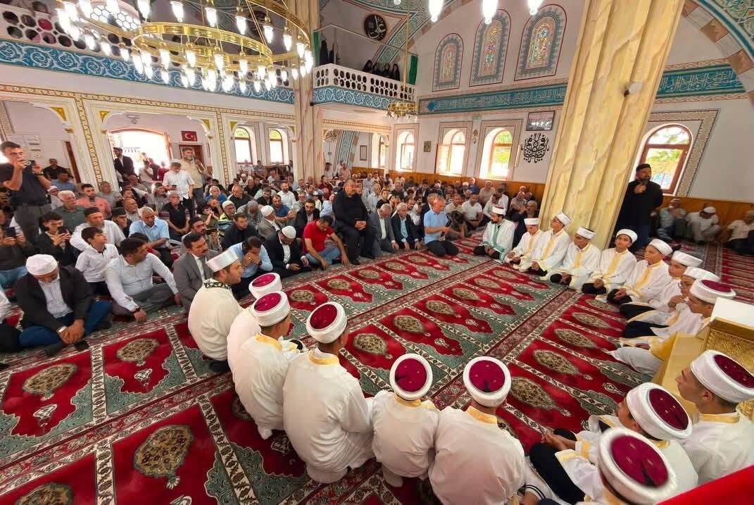 İşliyen 16 Hafız İçin İcazet Merasimine Katıldı (4)