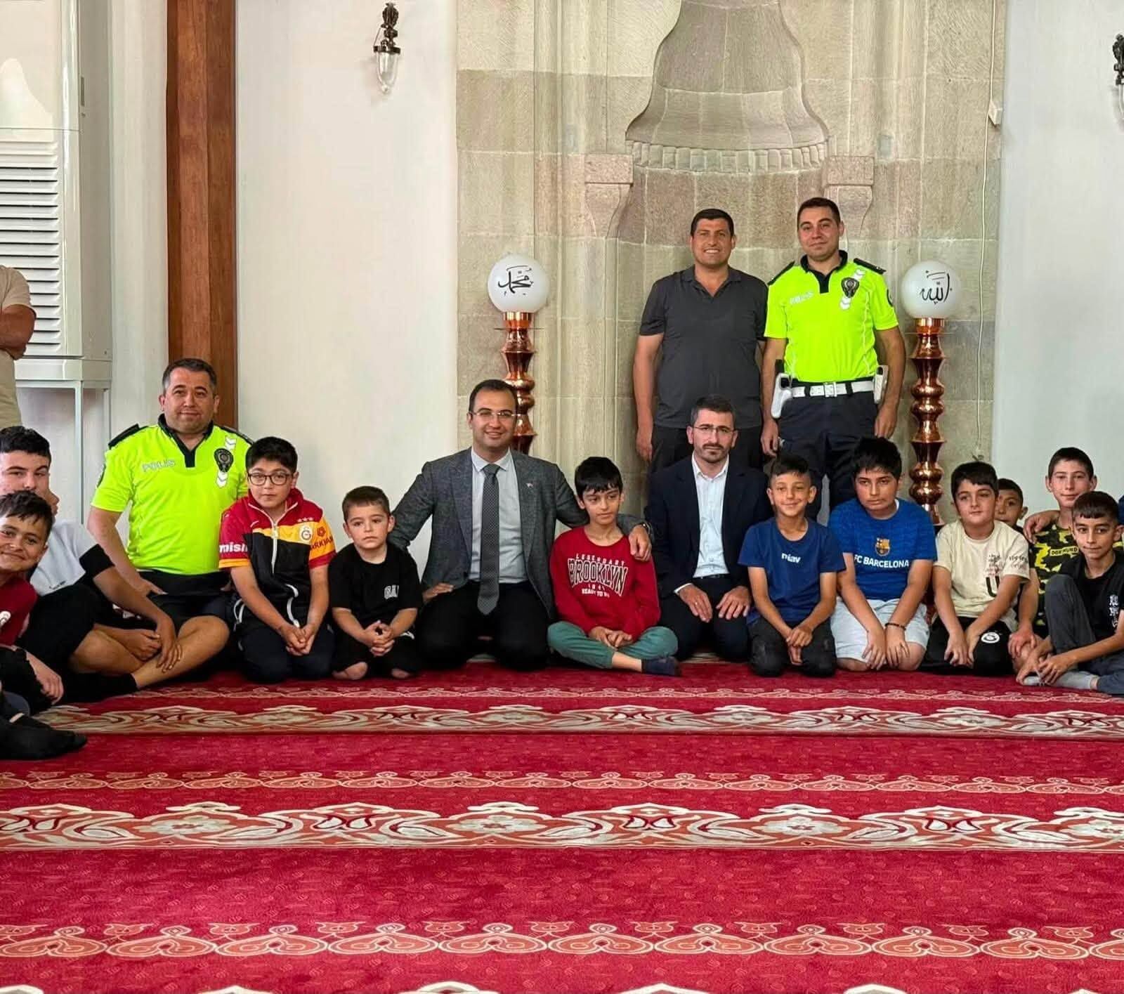 Refahiye’de Öğrencilere Hem Manevi Hem Trafik Eğitimi (2)