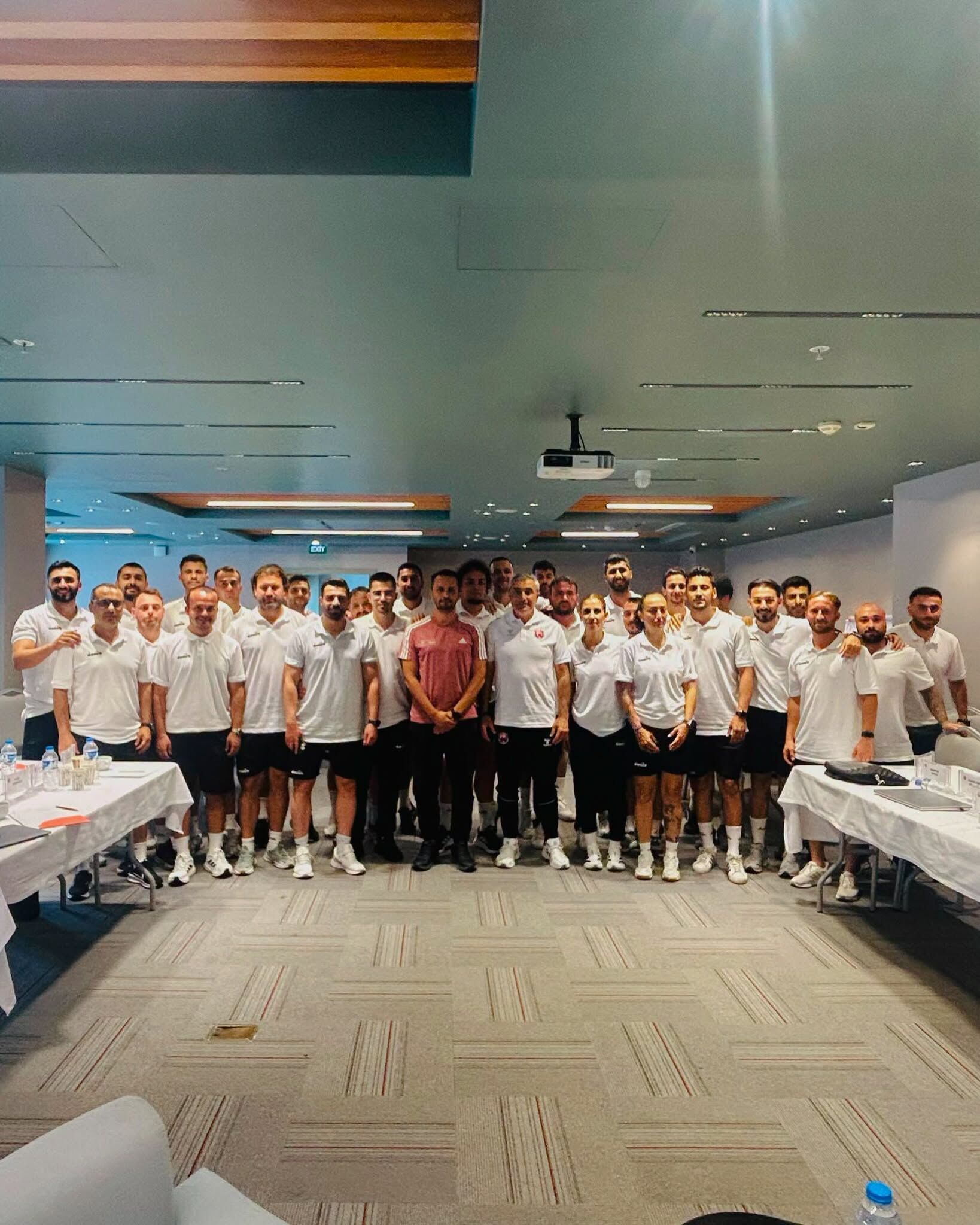 Uefa Fitness B 1 Kursunda Mustafa Sarıgül Rüzgarı Esti (3)