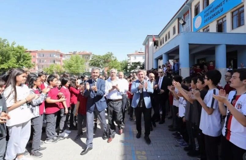 Vali Aydoğdu Öğretmen Veda.jpg-1