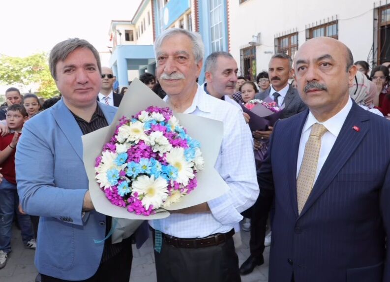 Vali Aydoğdu Öğretmen Veda.jpg