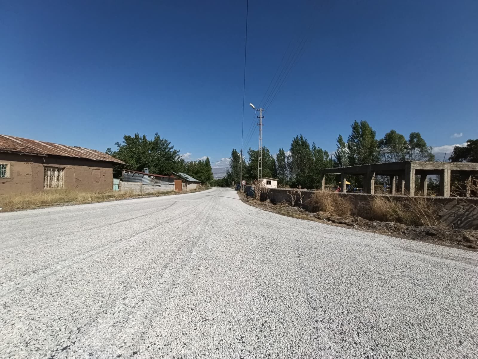Erzincan Çatalören Köyü’nde 3,5 Kilometrelik Yol Yenilendi (2)