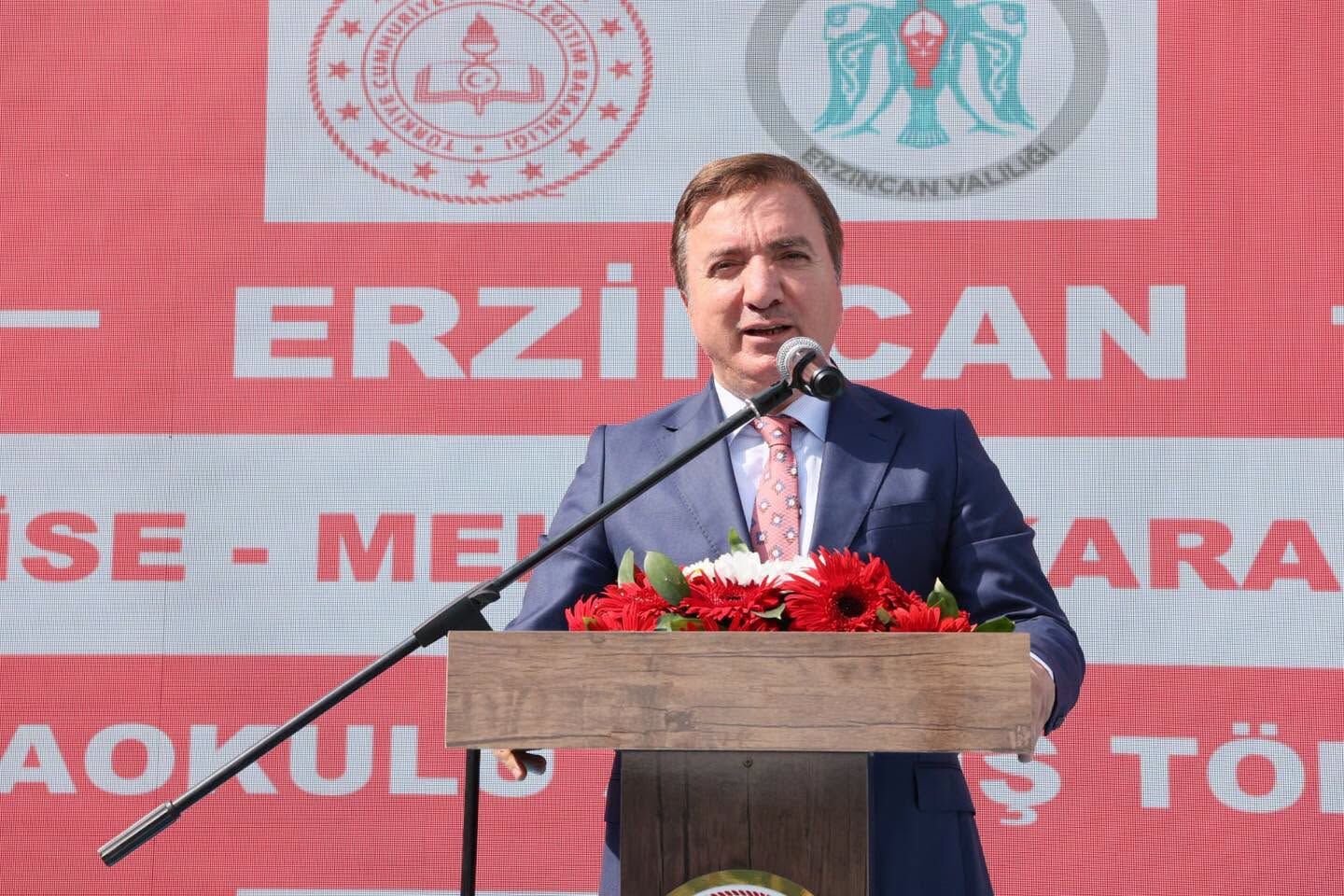 Erzincan Eski Milletvekili Ve Ailesi Okul Yaptırdı.. (1)