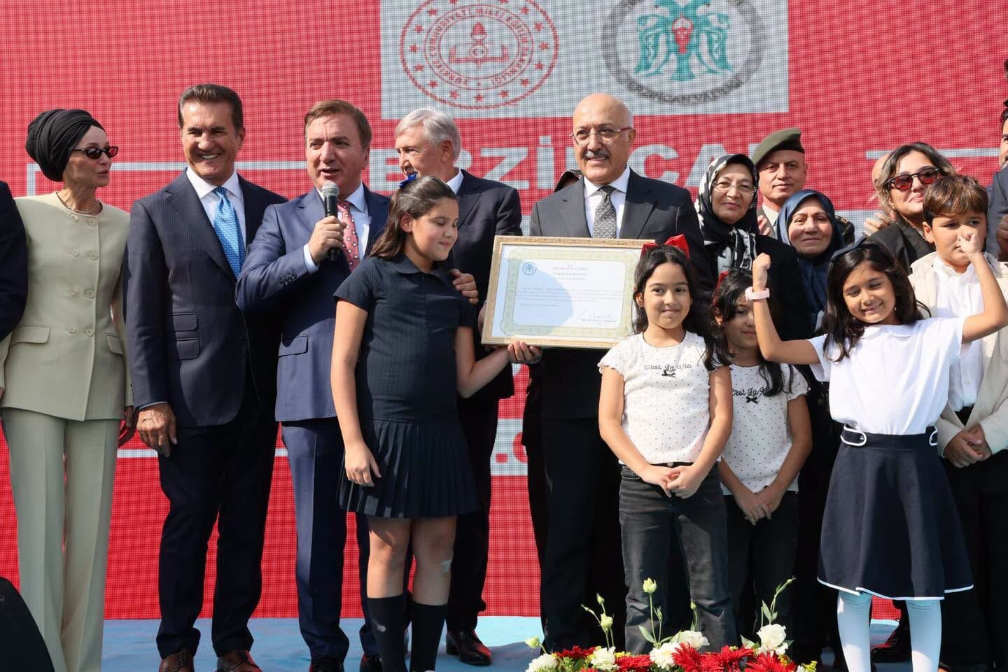 Erzincan Eski Milletvekili Ve Ailesi Okul Yaptırdı.. (3)