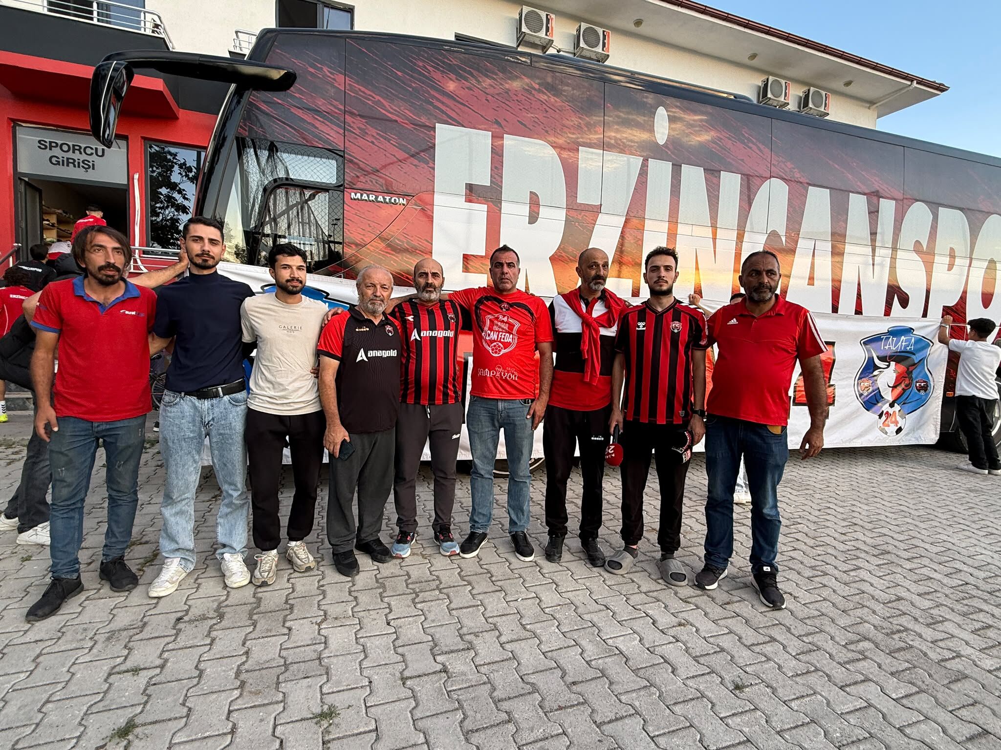Erzincan Tribünlerinde Tek Yürek! İki Grup Güçlerini Birleştirdi