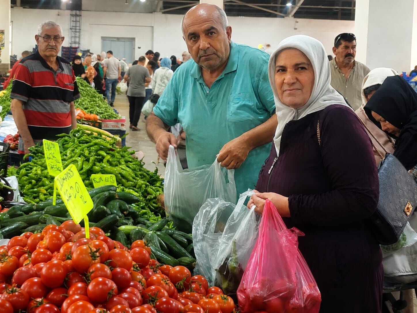 Erzincan’da Cumartesi Pazarı Hareketlendi Tezgâhlarda Güncel Fiyatlar Dikkat Çekti
