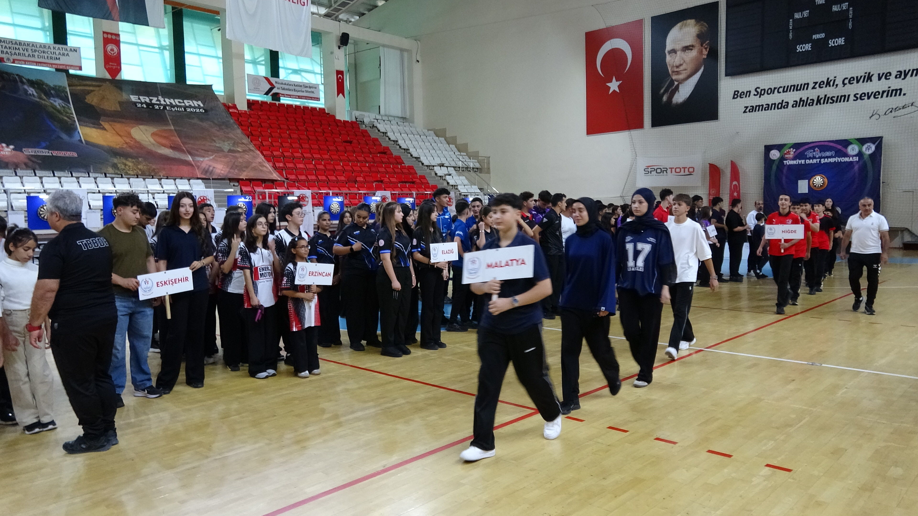 Erzincan’da Dart Şöleni Başladı! 24 İlden 500 Sporcu Hedef Tahtasında6 (3)