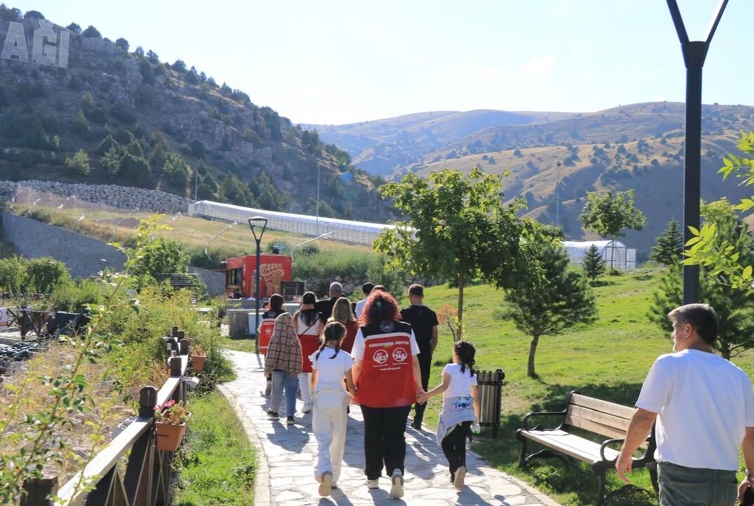 Erzincan'da Ekranlar Susturuldu, Aileler Birbirine Yaklaştı4
