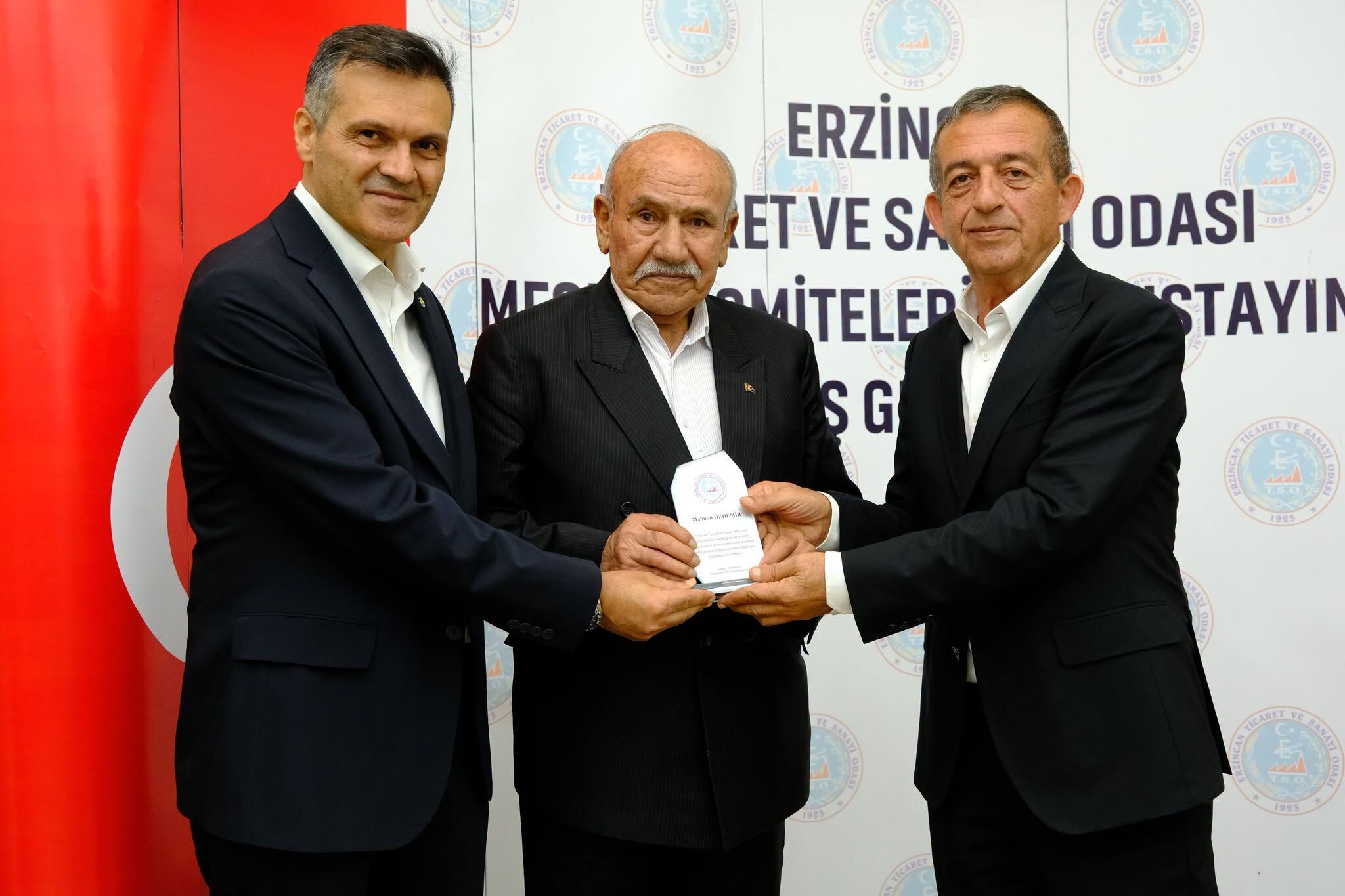 Erzincan’da Ticaretin Hafızasına Vefa 23 Üyeye Teşekkür Plaketi (3)