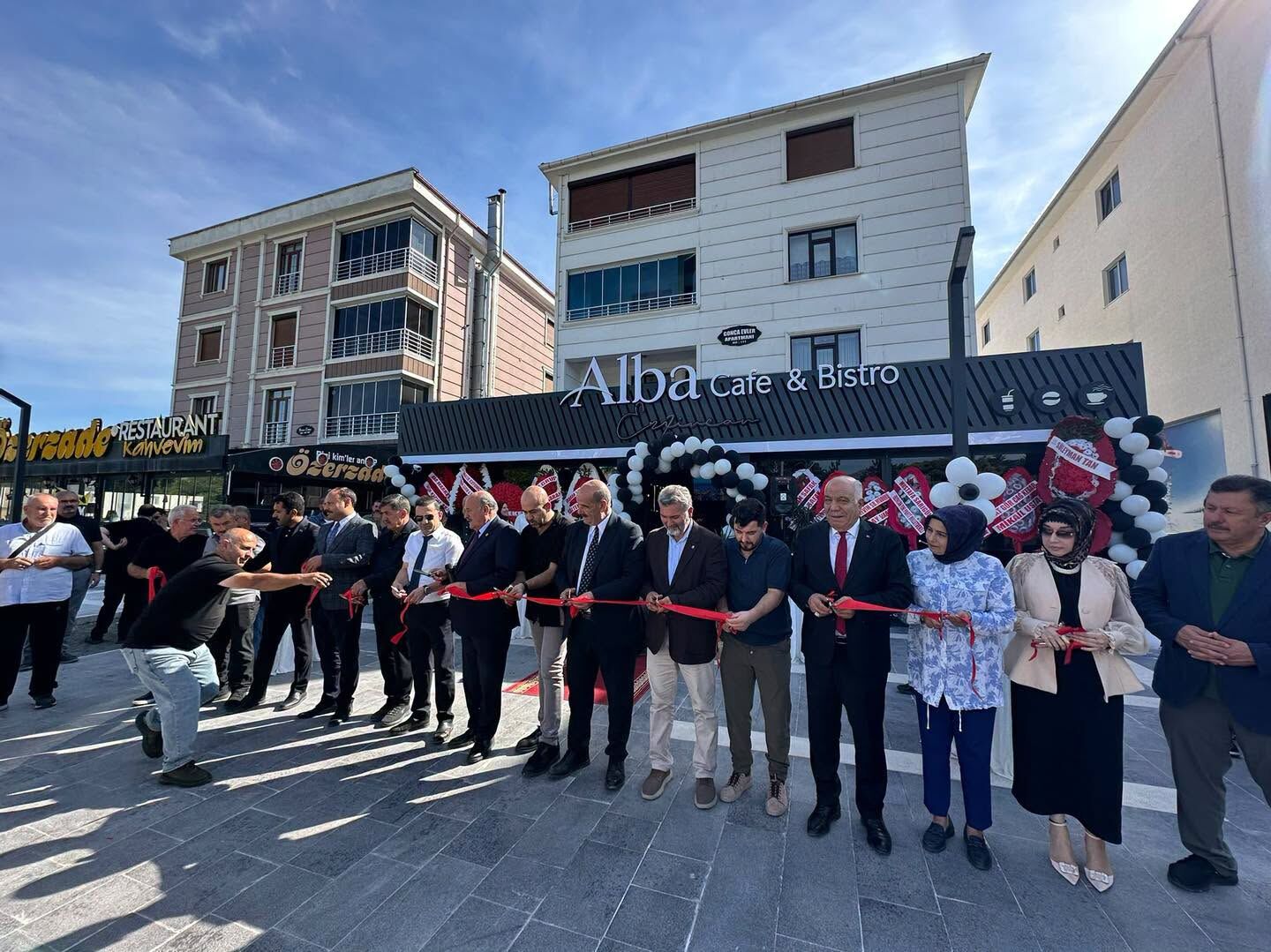 Erzincan’da Yeni İşletme Hizmete Girdi! Açılışa Protokol ve Siyasilerden Yoğun Katılım