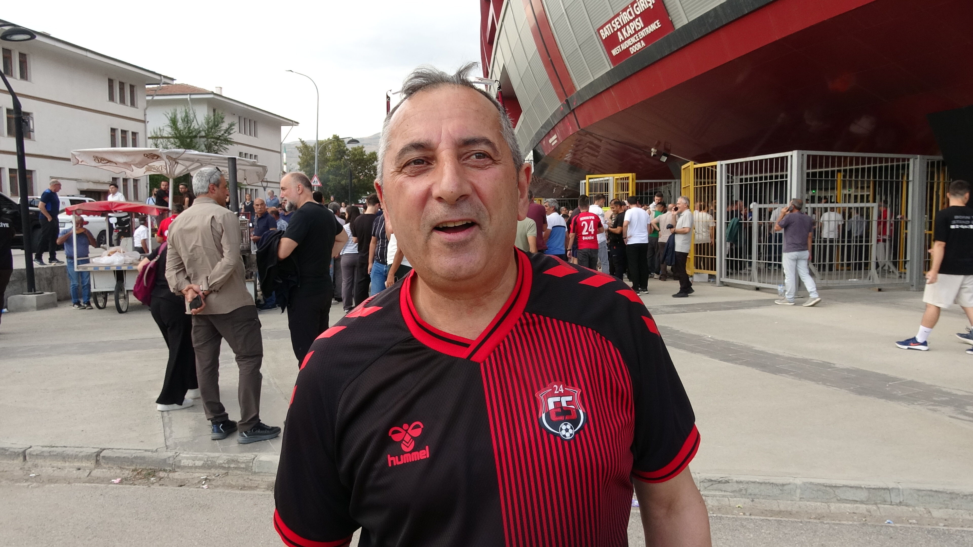 Erzincanspor Taraftarı Tek Yürek! Stadı Maç Öncesi Coşku Sardı1