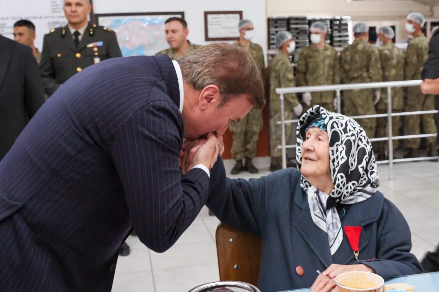 3. Ordu Komutanlığı’nda Gaziler ve Şehit Aileleri Onuruna Yemek