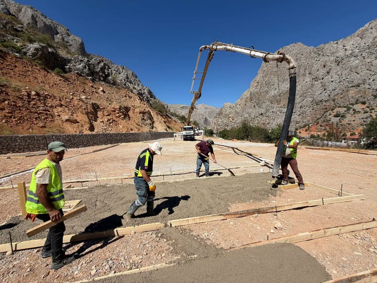 Kemaliye’de Doğalgaz Depo Alanının Betonu Atıldı-1