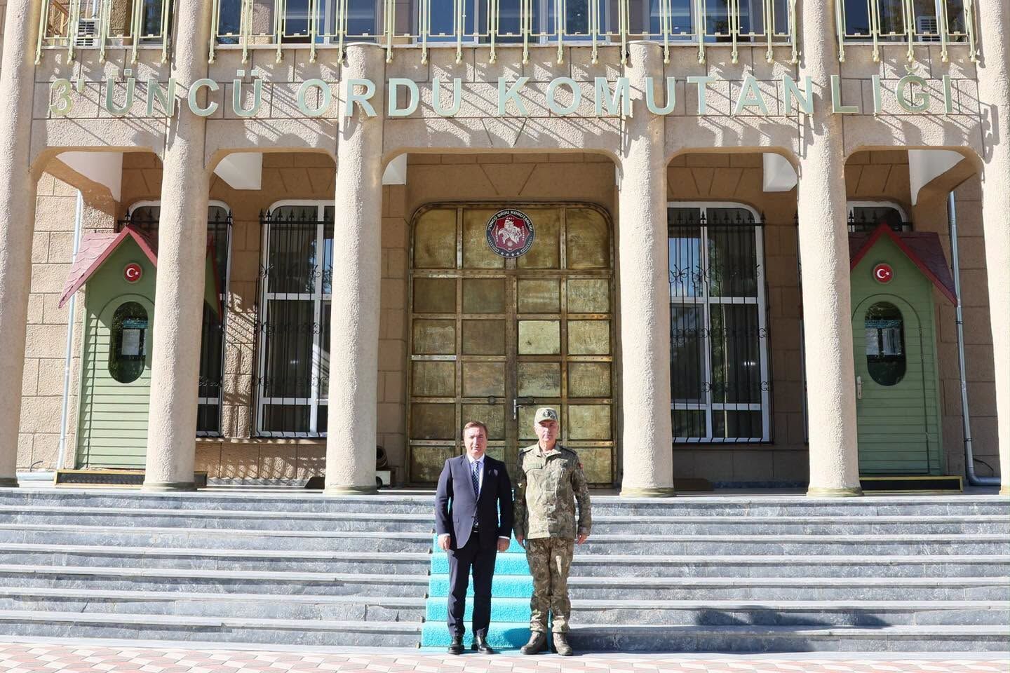 Vali Aydoğdu 3 Orduda (2)