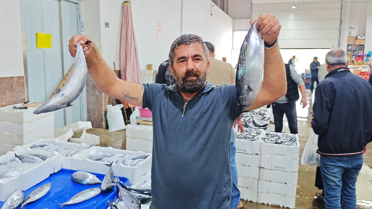 Erzincan Cumartesi Pazarı’nda Balıklar Tezgâhlardaki Yerini Aldı 1