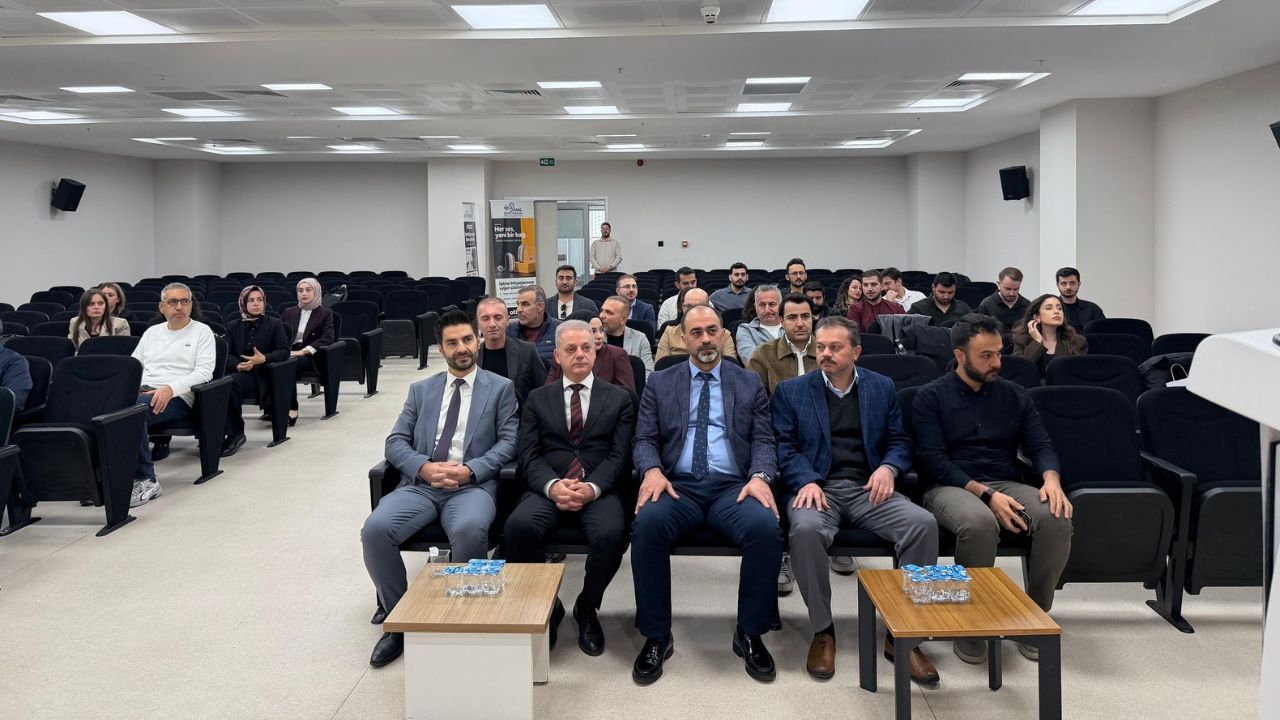 Erzincan’da 100 Hekim Canlı Ameliyatları İzledi (1)