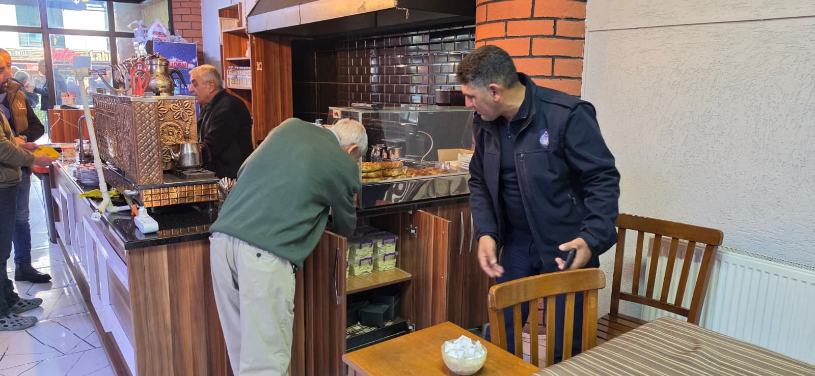 Erzincan’da 363 Kahvehane Ve Çay Ocağı Denetlendi! (2)