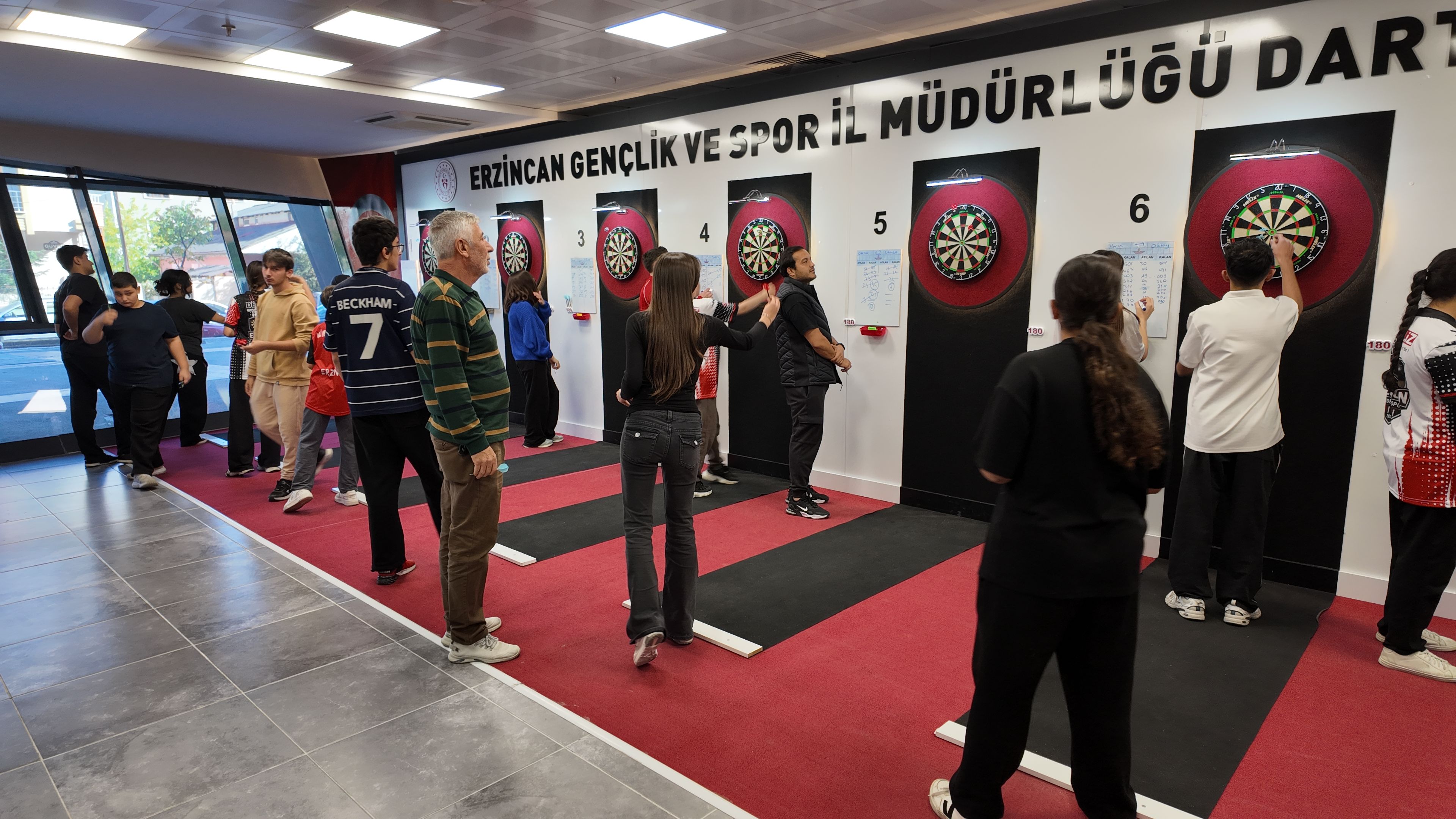 Erzincan’da Cumhuriyet Coşkusu Dart Tahtasına Taşındı!