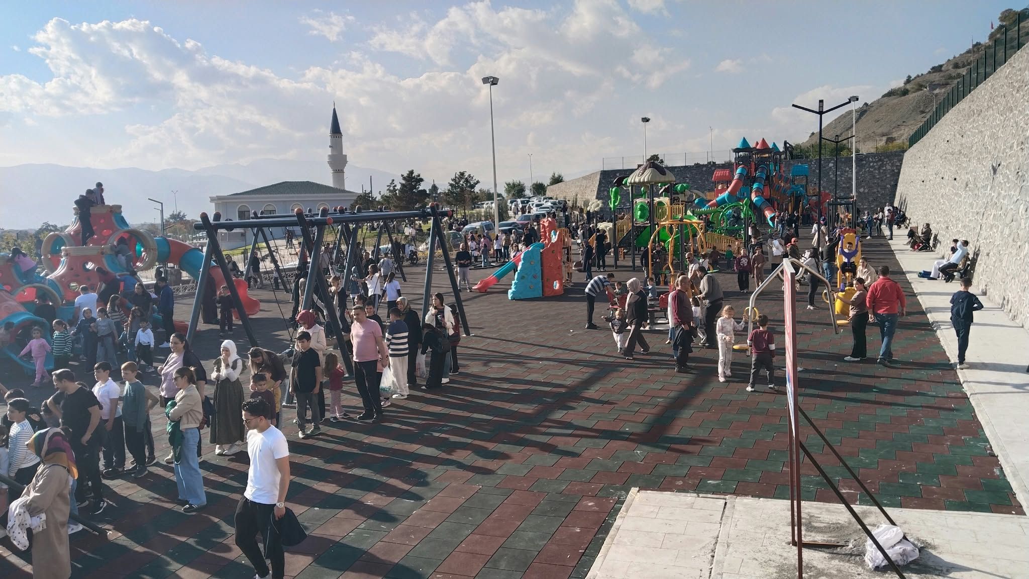 Erzincan’da Oyun Parkı Doldu Taştı (1)