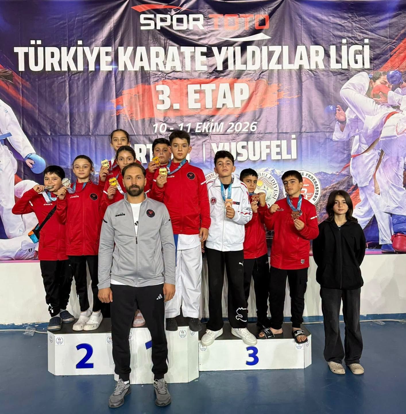 Karatede Madalya Yağmuru Erzincan’a 12 Madalya1-1