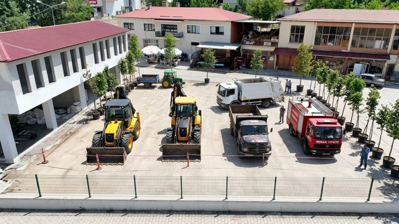 Kemah Belediyesi Filosunu Yenilemek İçin Düğmeye Bastı: 4 Hizmet Aracı Satışa Çıkarıldı!